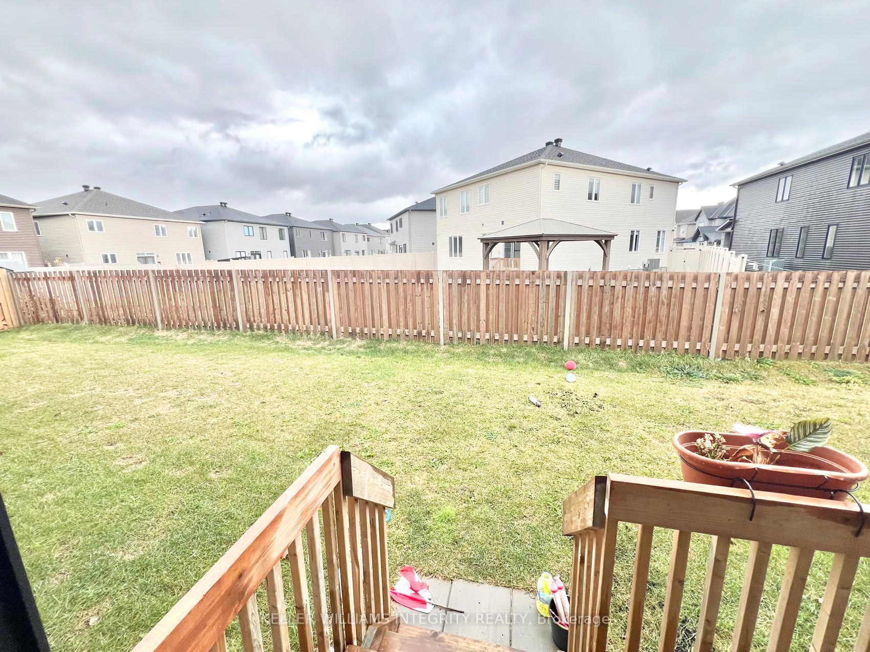 Photo 29 of 215 Clonrush Way, Ottawa, Kanata - Kanata Lakes/Heritage Hills — HOMEH