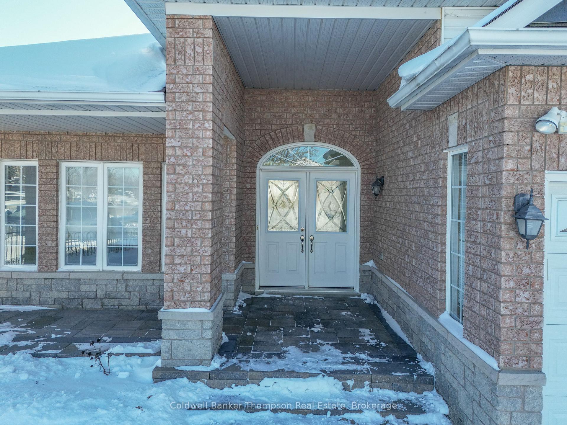 Photo 2 of 2009 Thompson Street, Innisfil, Alcona — HOMEH
