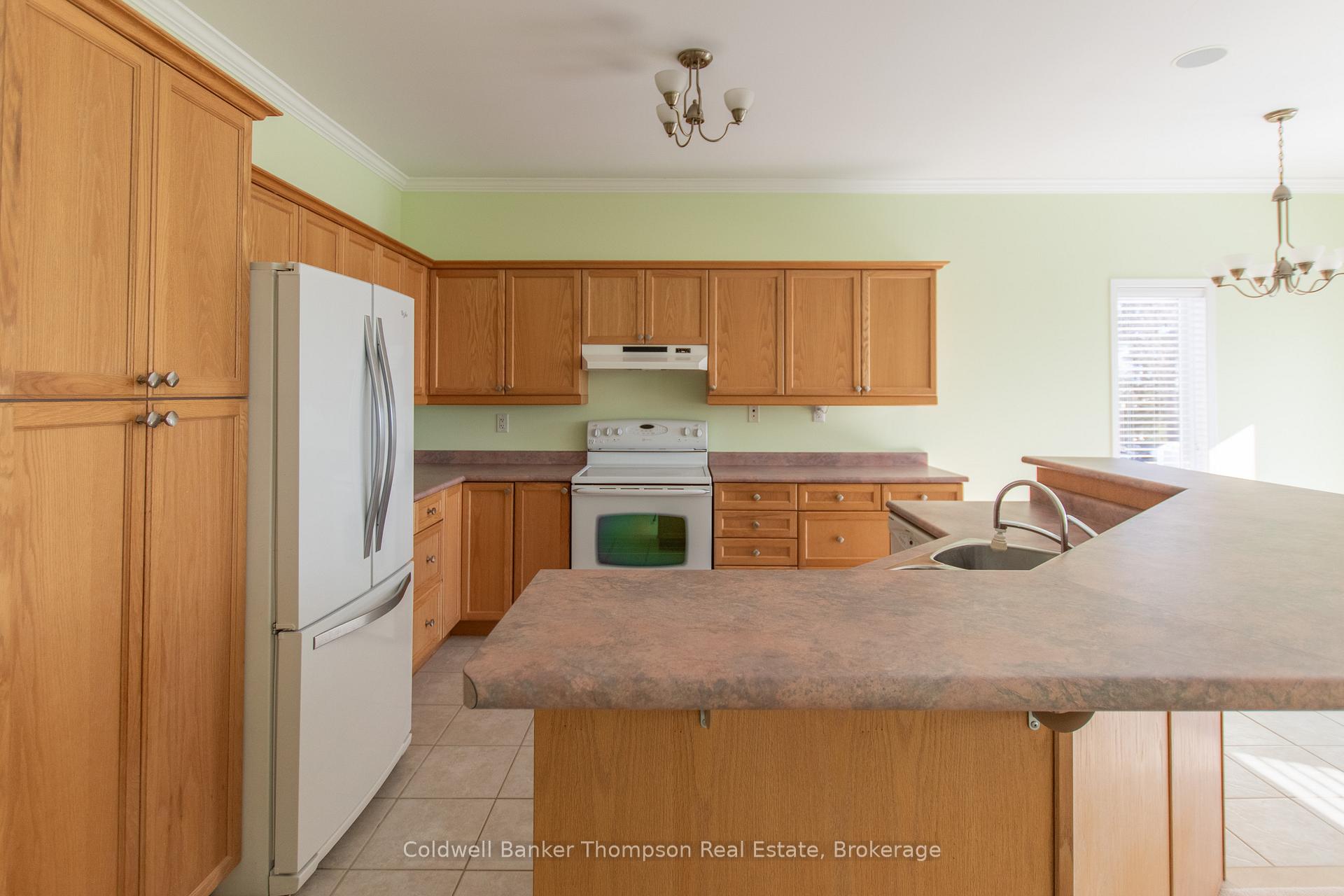 Photo 12 of 2009 Thompson Street, Innisfil, Alcona — HOMEH
