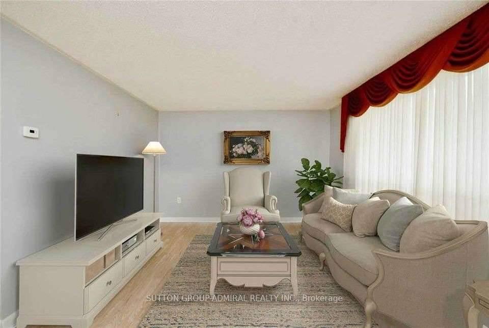 Photo 5 of 1639 Innisfil Beach Road, Innisfil, Alcona — HOMEH