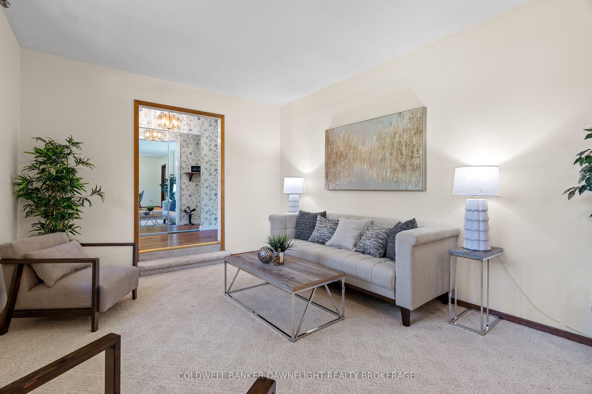 Photo 10 of 218 Oakcrest Drive, Middlesex Centre, Komoka — HOMEH