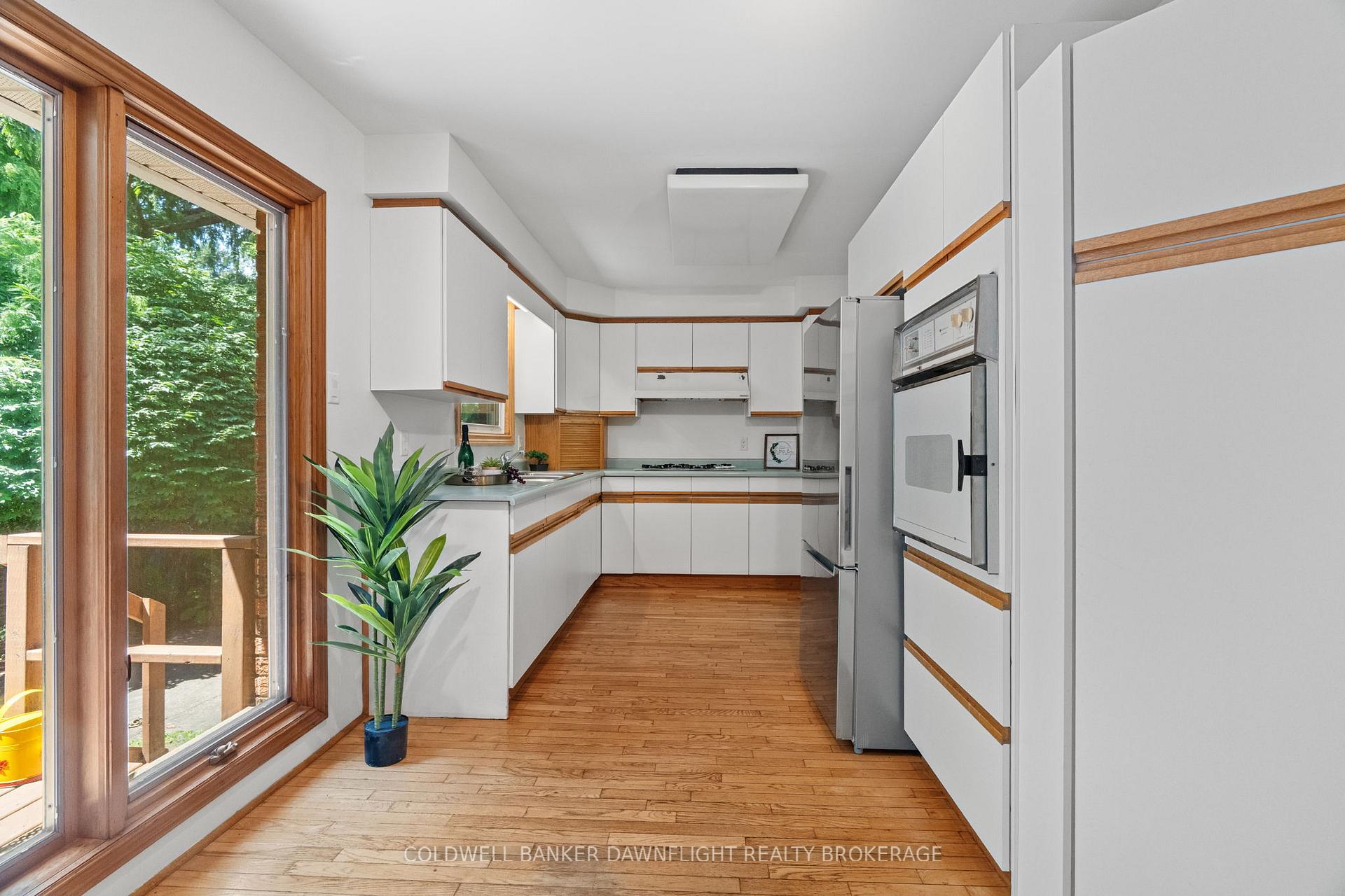 Photo 17 of 218 Oakcrest Drive, Middlesex Centre, Komoka — HOMEH