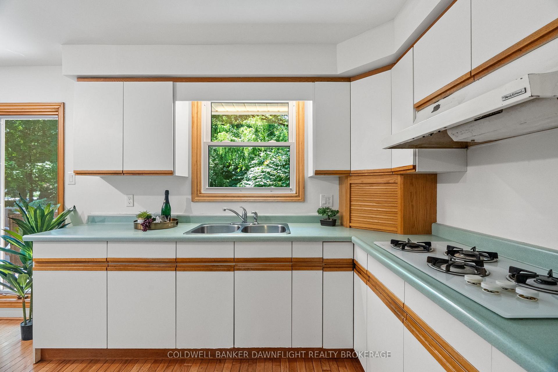 Photo 19 of 218 Oakcrest Drive, Middlesex Centre, Komoka — HOMEH