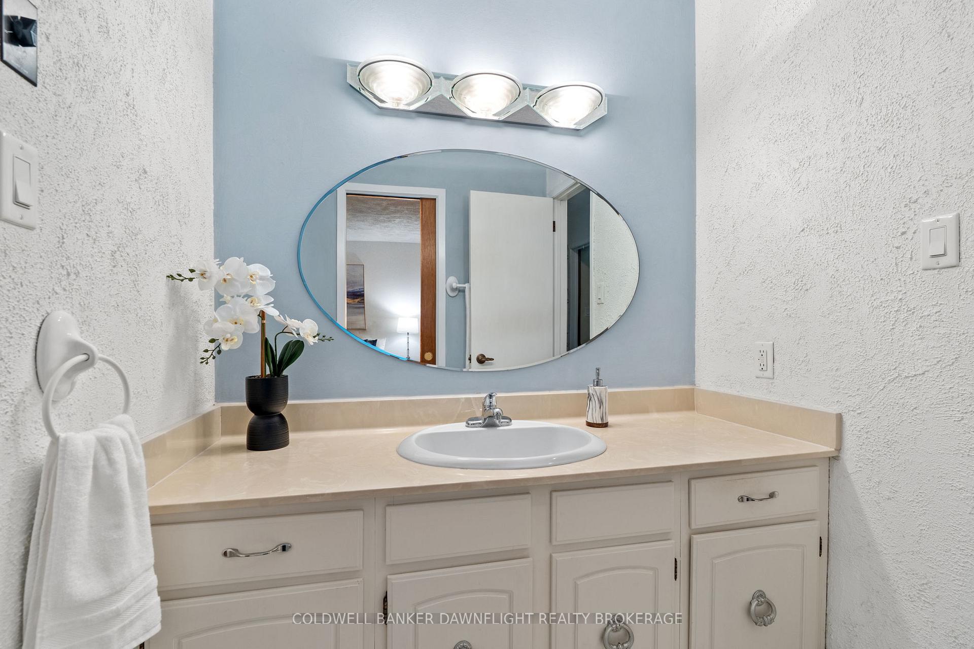 Photo 30 of 218 Oakcrest Drive, Middlesex Centre, Komoka — HOMEH