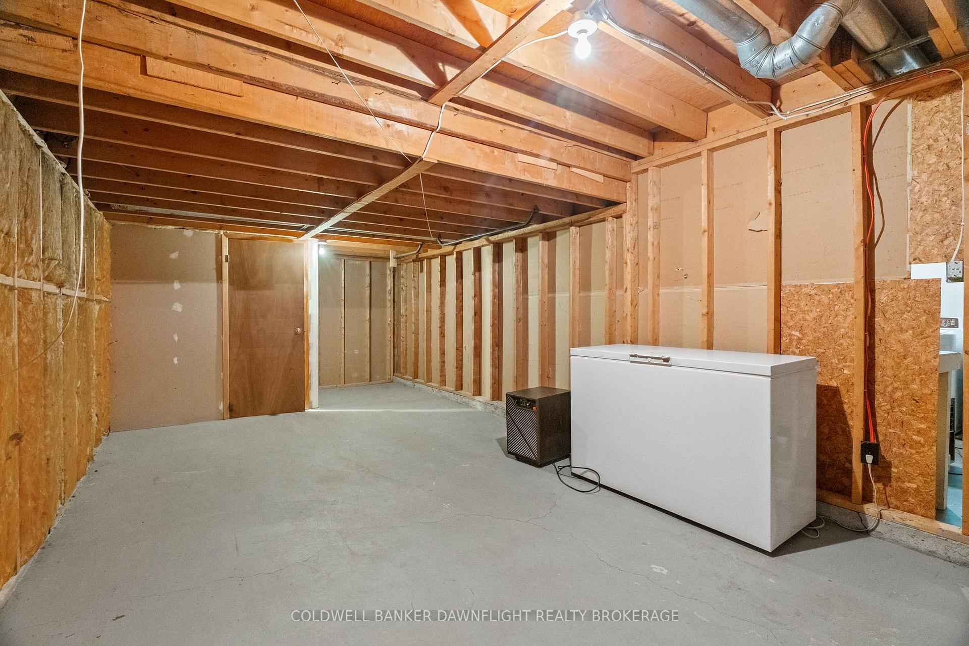 Photo 33 of 218 Oakcrest Drive, Middlesex Centre, Komoka — HOMEH