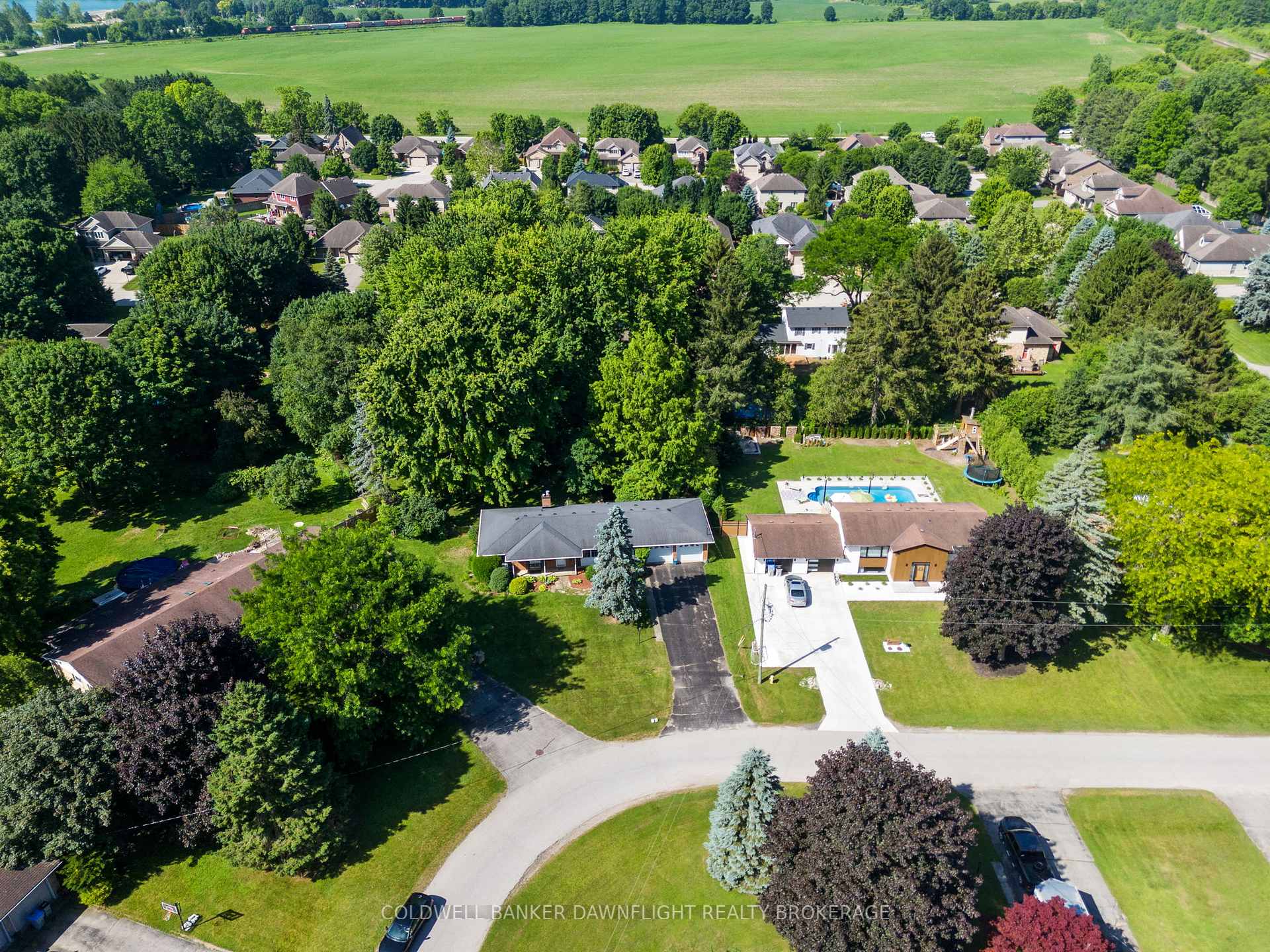 Photo 46 of 218 Oakcrest Drive, Middlesex Centre, Komoka — HOMEH