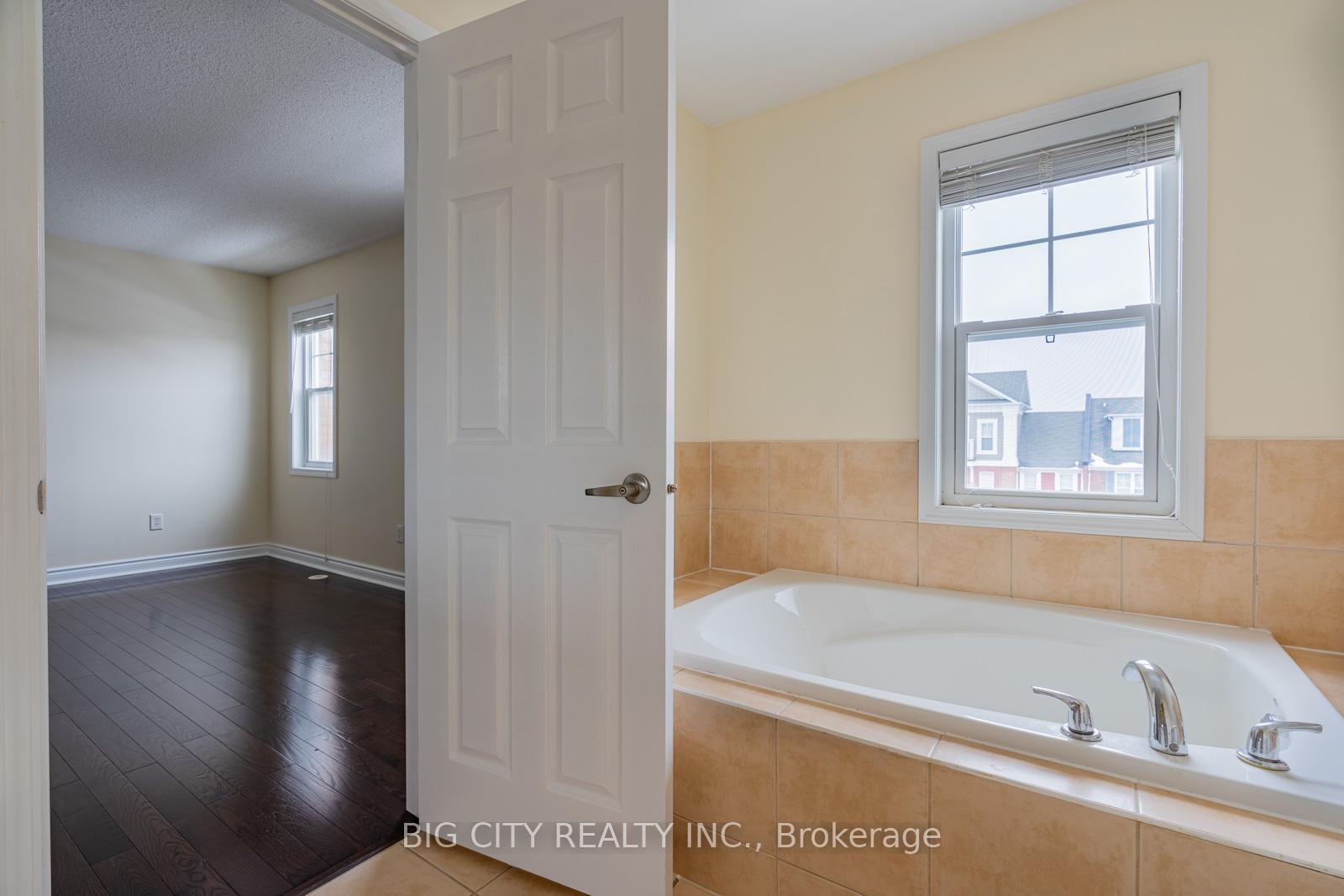 Photo 21 of Unit 1, 2756 Bur Oak Avenue, Markham, Cornell — HOMEH