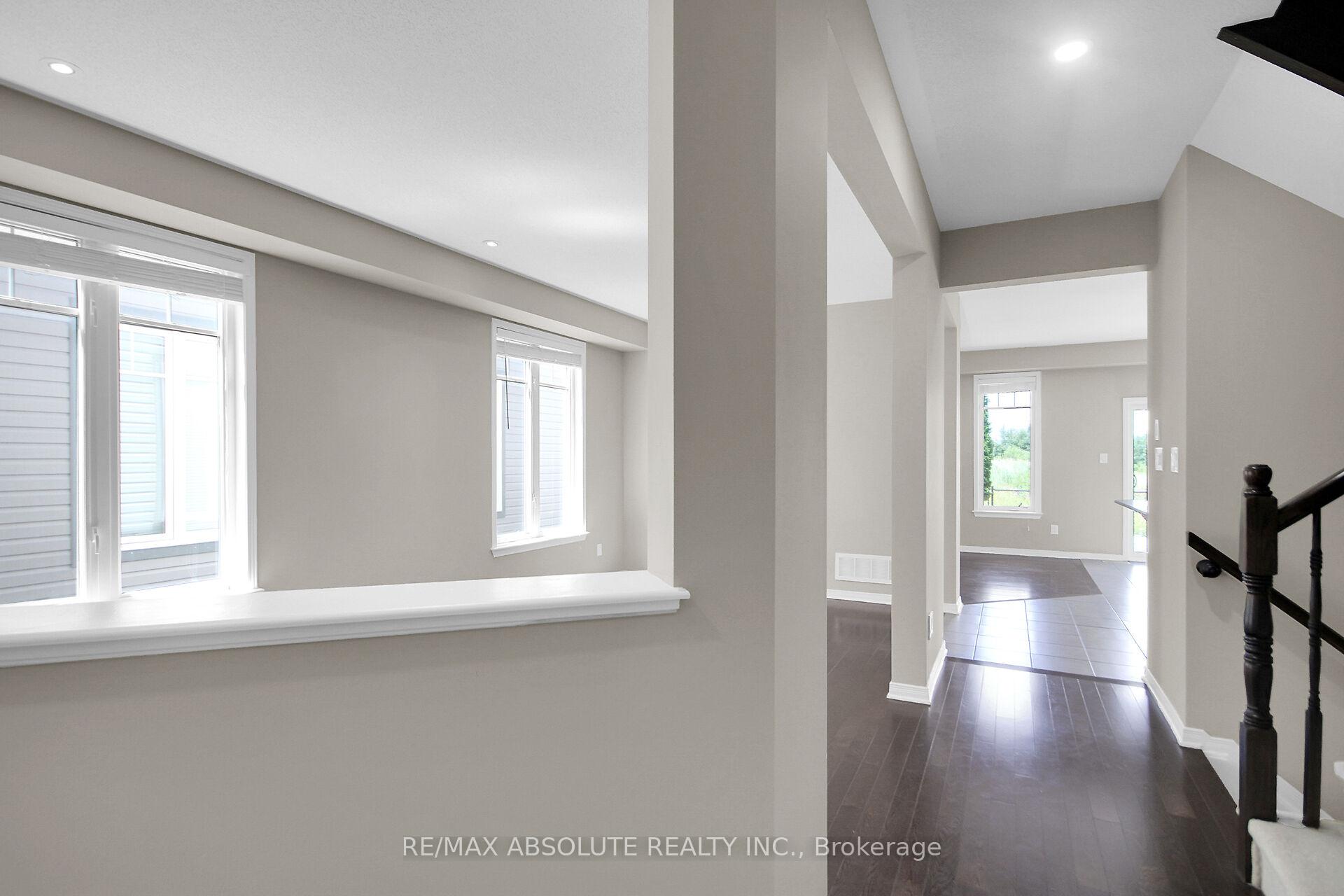 Photo 5 of 54 Tapadero Avenue, Ottawa, Kanata - Emerald Meadows/Trailwest — HOMEH