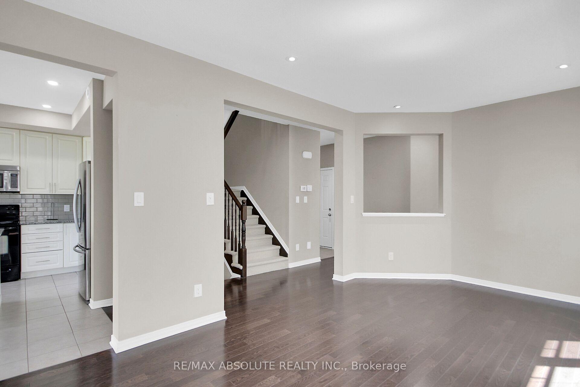 Photo 7 of 54 Tapadero Avenue, Ottawa, Kanata - Emerald Meadows/Trailwest — HOMEH