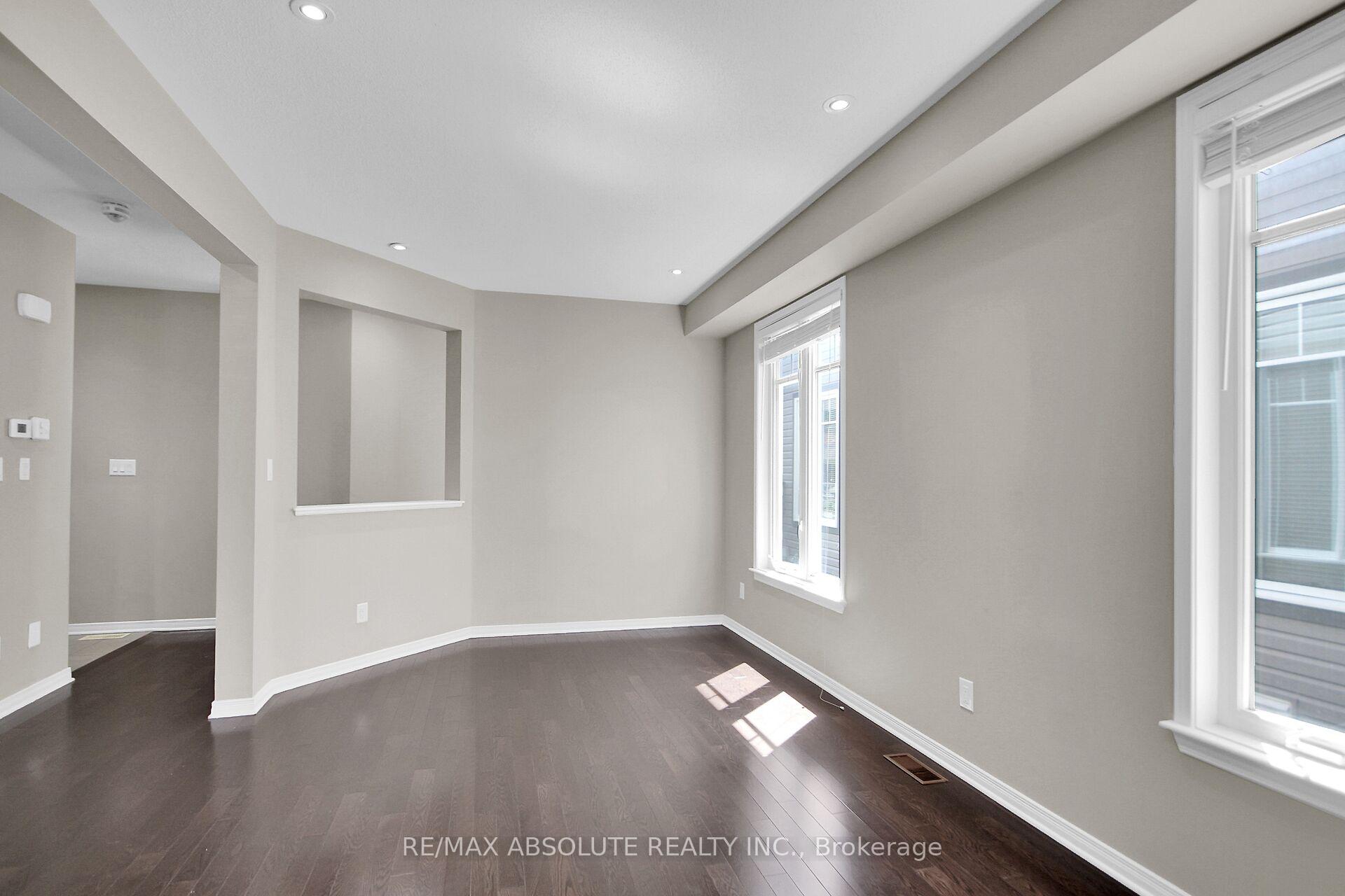 Photo 8 of 54 Tapadero Avenue, Ottawa, Kanata - Emerald Meadows/Trailwest — HOMEH
