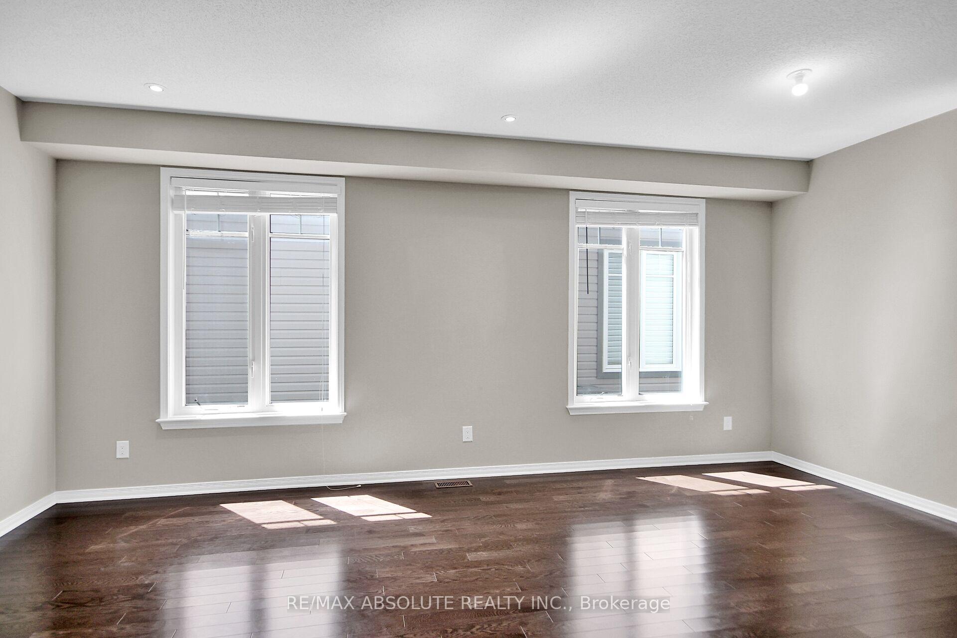 Photo 9 of 54 Tapadero Avenue, Ottawa, Kanata - Emerald Meadows/Trailwest — HOMEH
