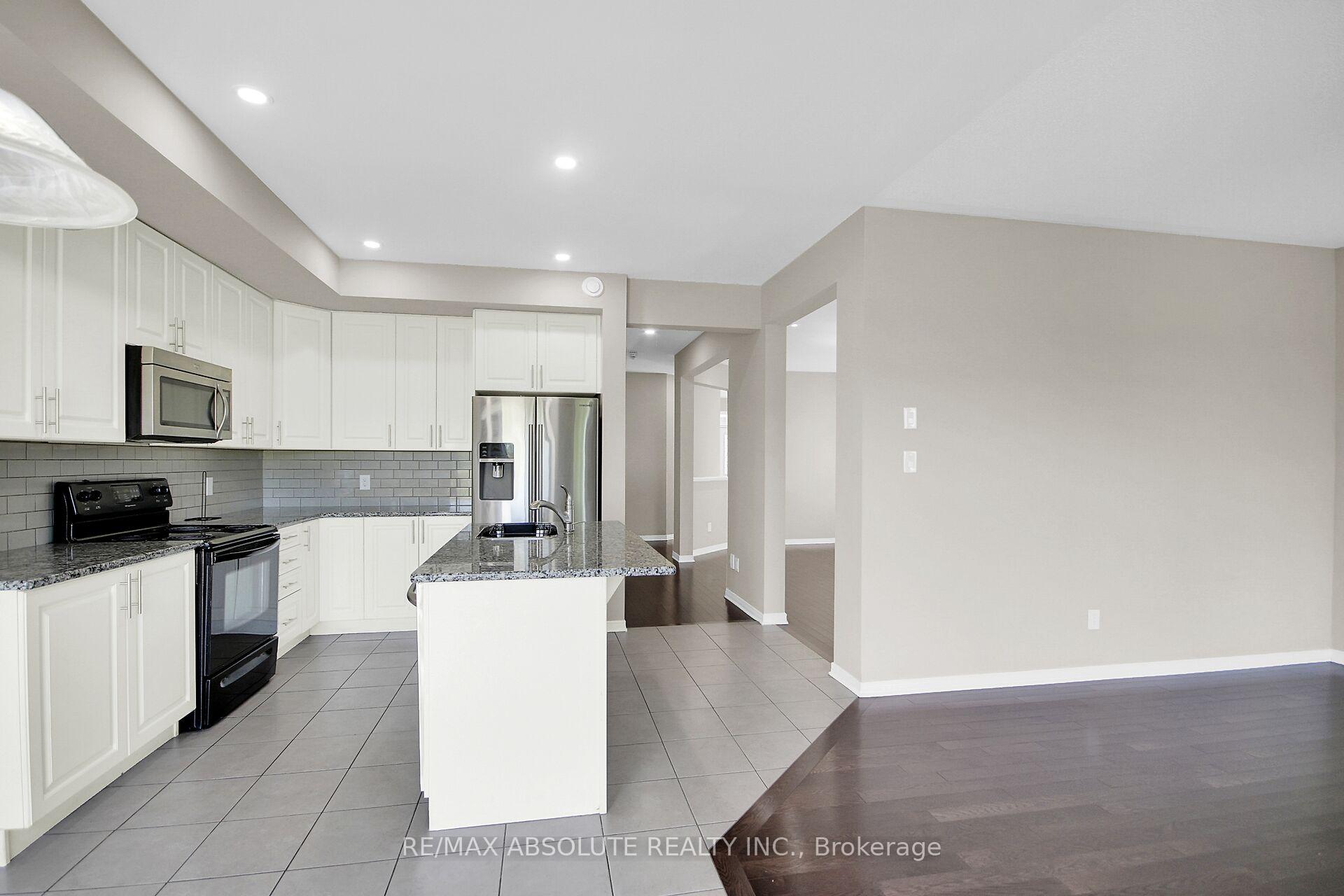 Photo 12 of 54 Tapadero Avenue, Ottawa, Kanata - Emerald Meadows/Trailwest — HOMEH