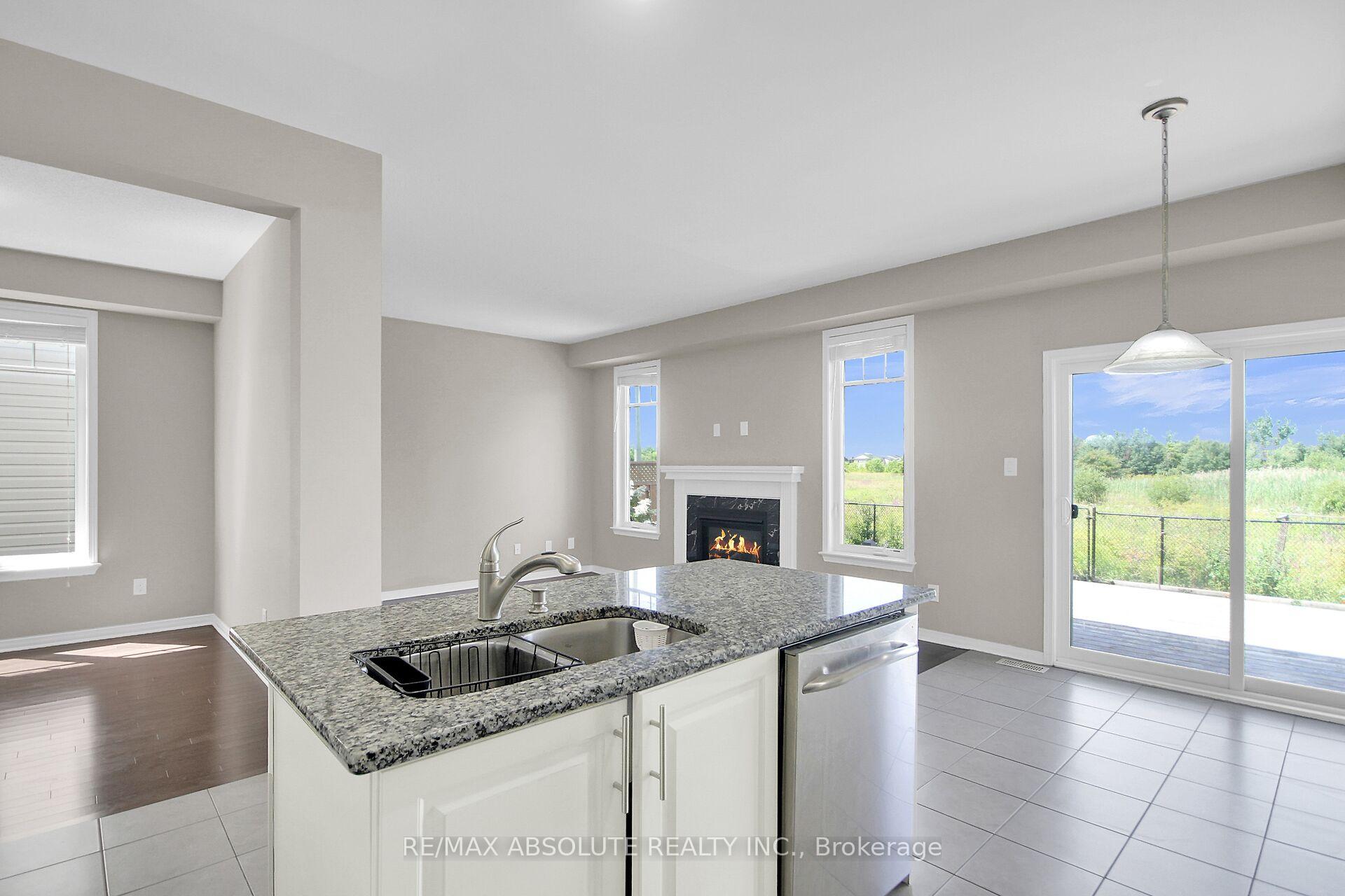 Photo 18 of 54 Tapadero Avenue, Ottawa, Kanata - Emerald Meadows/Trailwest — HOMEH