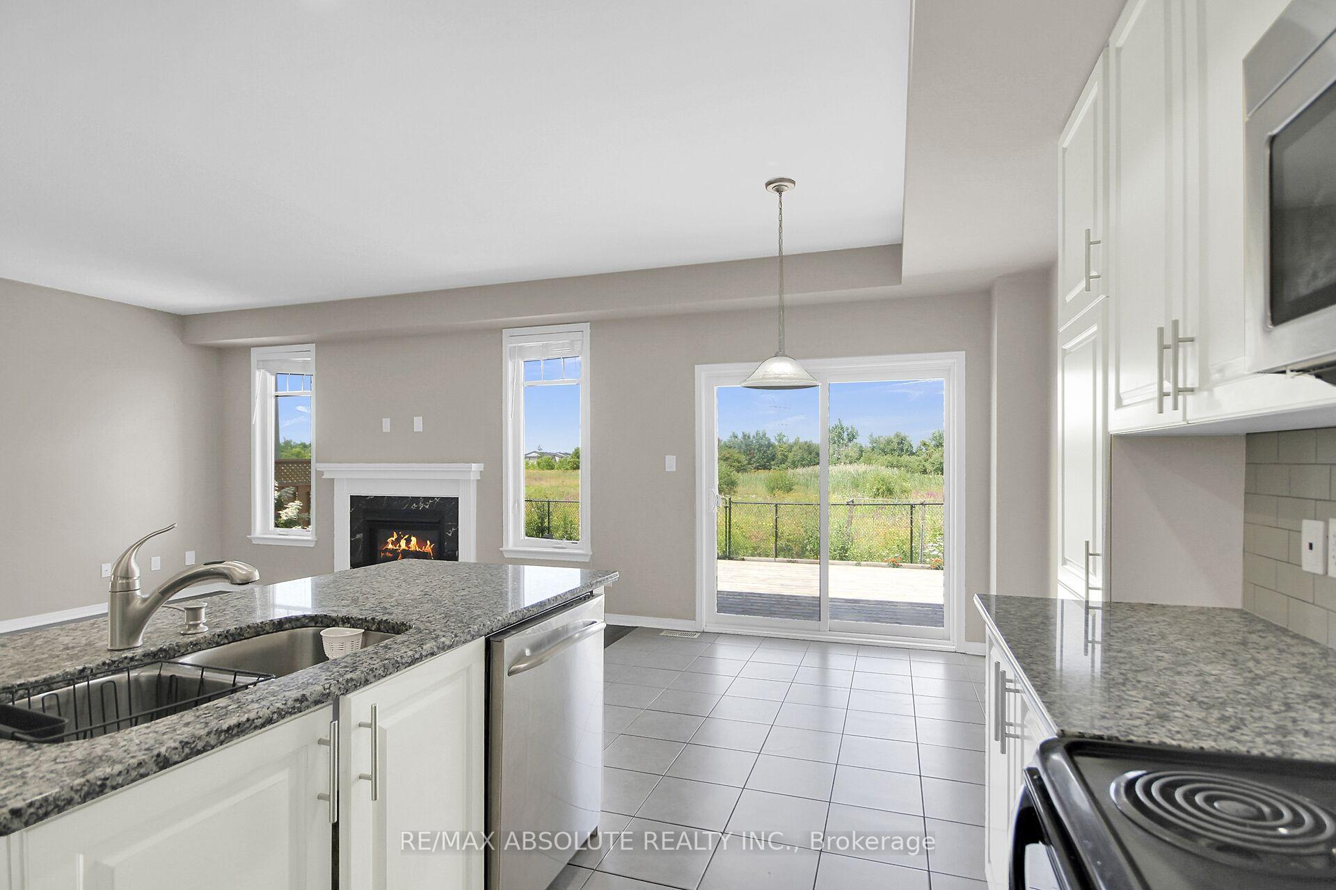 Photo 19 of 54 Tapadero Avenue, Ottawa, Kanata - Emerald Meadows/Trailwest — HOMEH