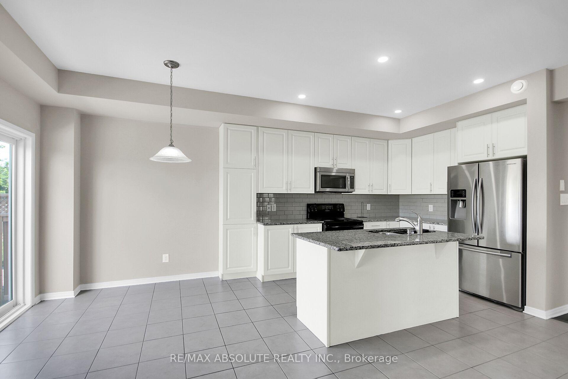 Photo 23 of 54 Tapadero Avenue, Ottawa, Kanata - Emerald Meadows/Trailwest — HOMEH