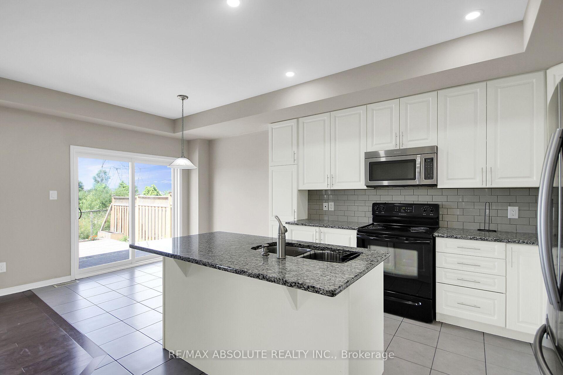Photo 24 of 54 Tapadero Avenue, Ottawa, Kanata - Emerald Meadows/Trailwest — HOMEH