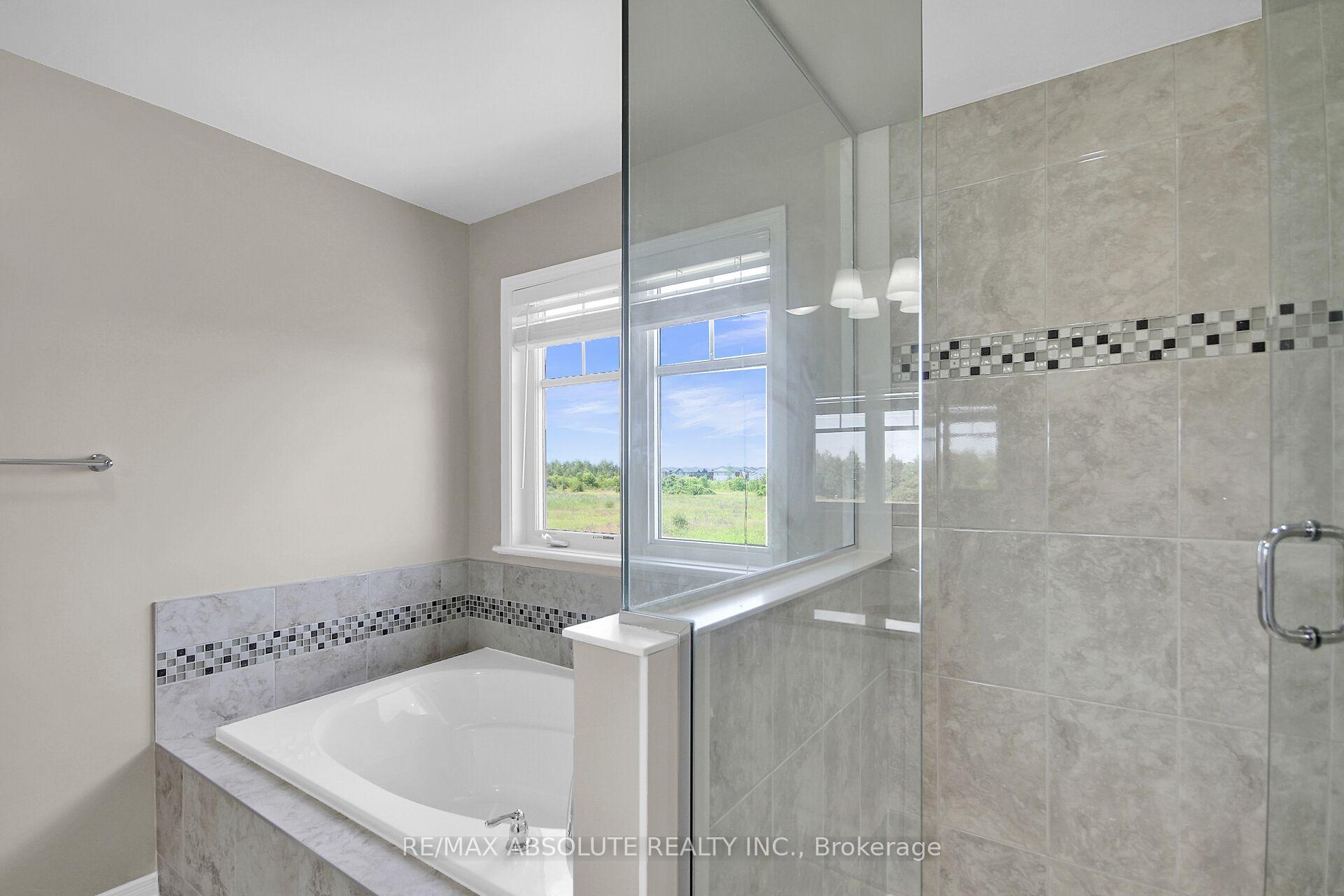 Photo 33 of 54 Tapadero Avenue, Ottawa, Kanata - Emerald Meadows/Trailwest — HOMEH