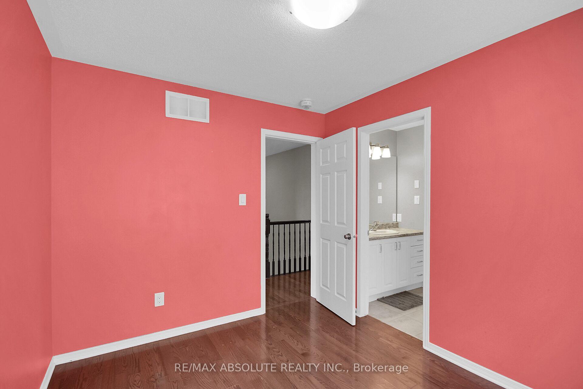 Photo 36 of 54 Tapadero Avenue, Ottawa, Kanata - Emerald Meadows/Trailwest — HOMEH