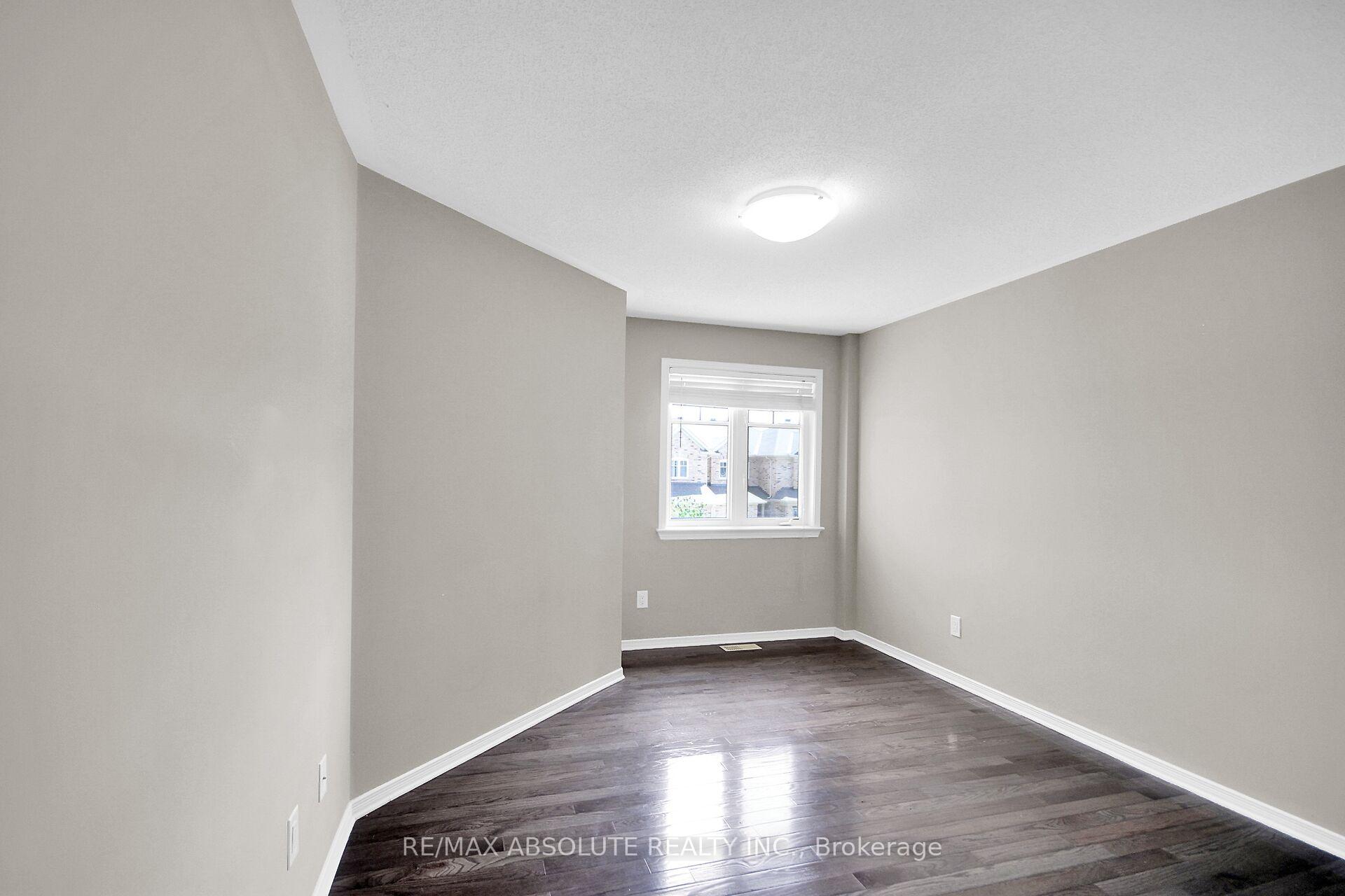 Photo 40 of 54 Tapadero Avenue, Ottawa, Kanata - Emerald Meadows/Trailwest — HOMEH
