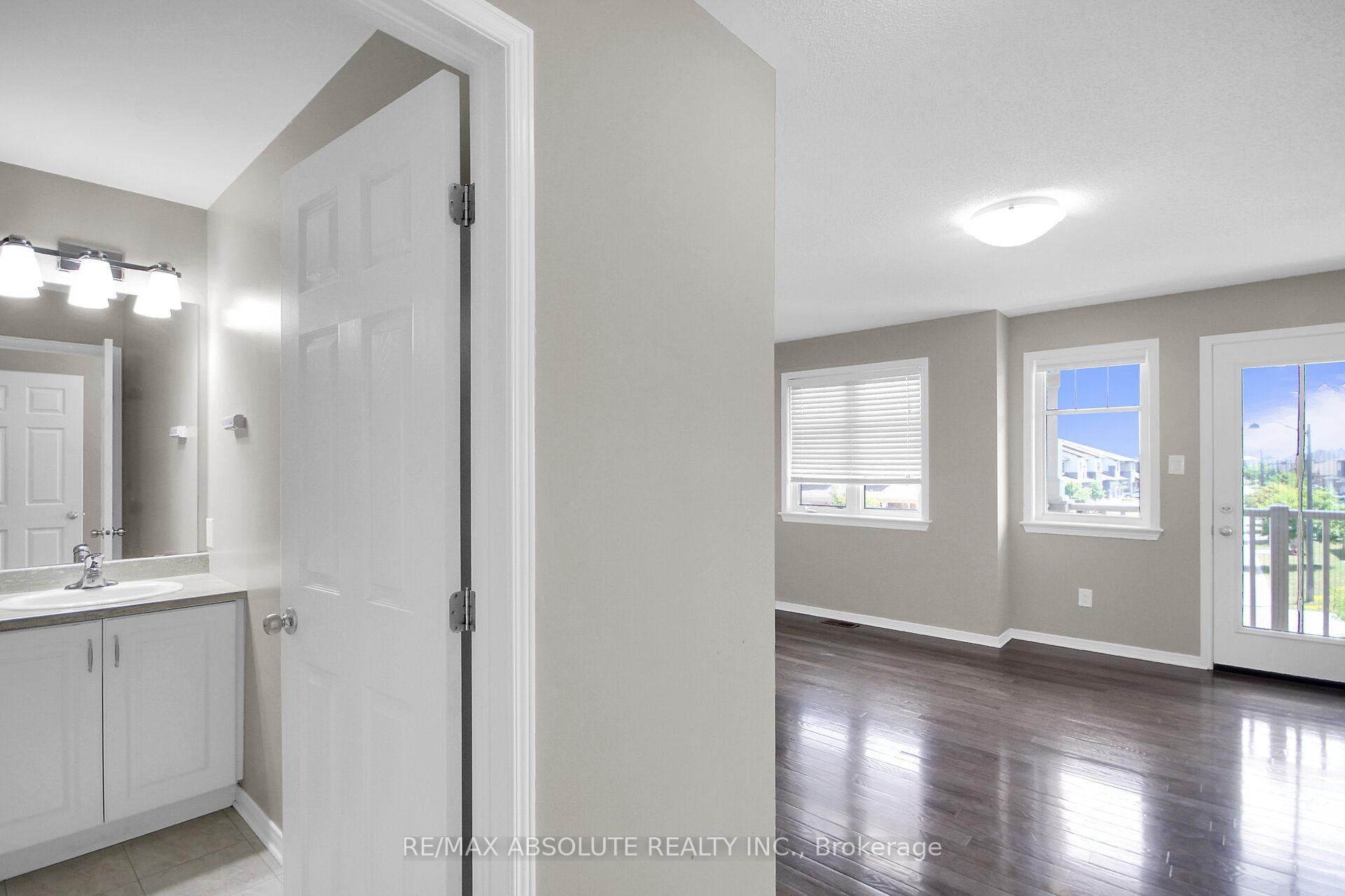 Photo 43 of 54 Tapadero Avenue, Ottawa, Kanata - Emerald Meadows/Trailwest — HOMEH