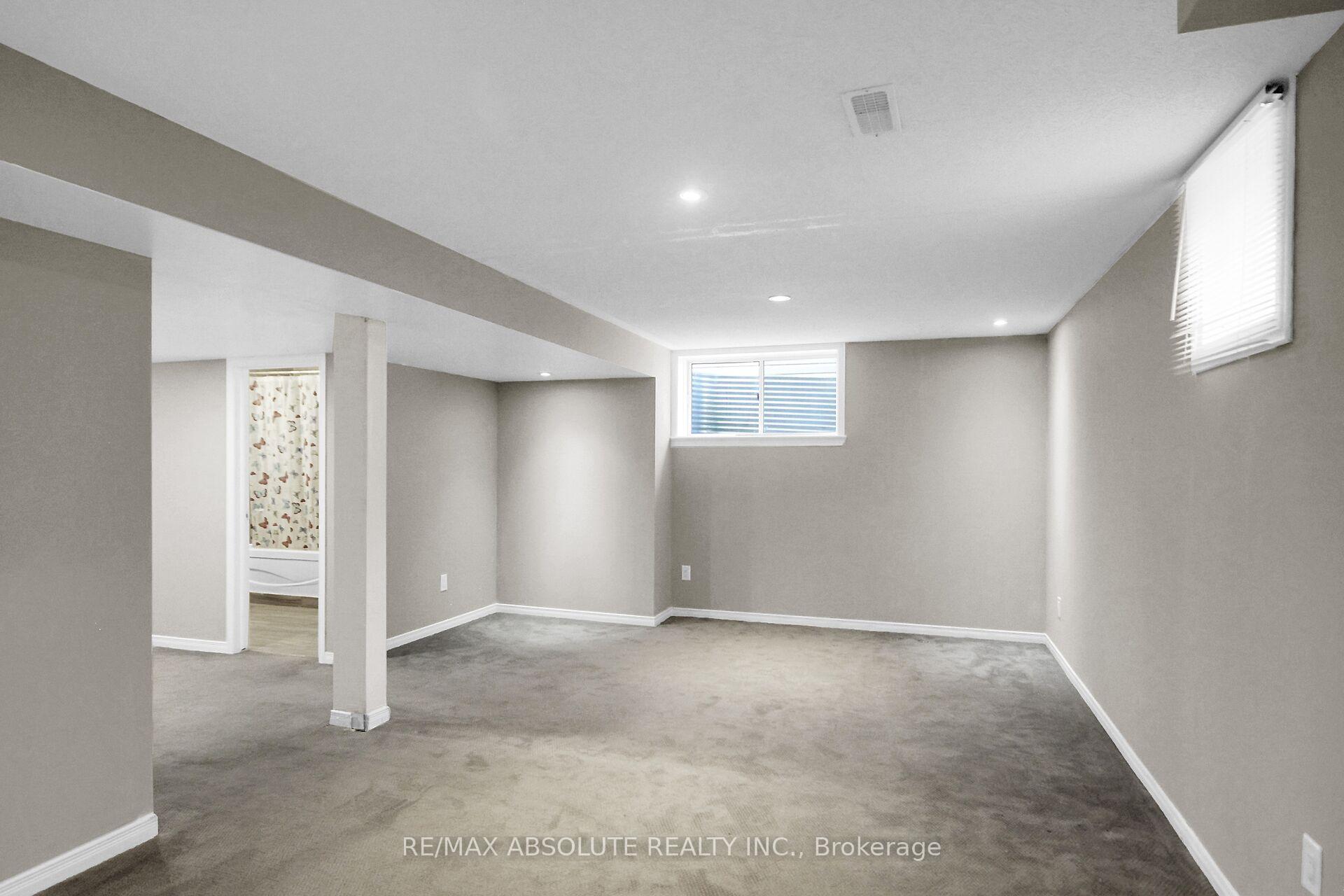 Photo 46 of 54 Tapadero Avenue, Ottawa, Kanata - Emerald Meadows/Trailwest — HOMEH