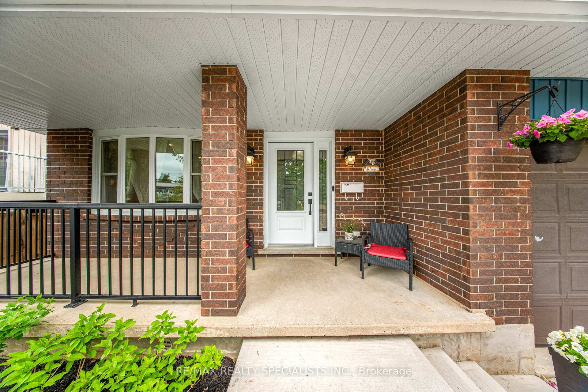 Photo 3 of 99 Pinnacle Drive, Kitchener, Lower Doon — HOMEH