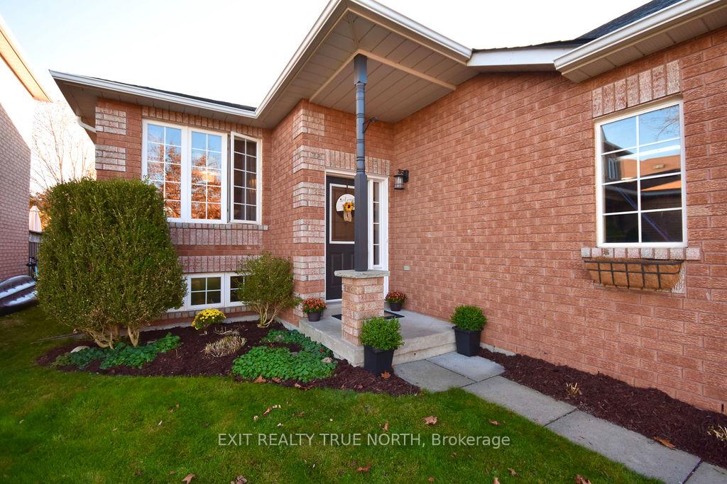 Photo 4 of 1321 Vincent Crescent, Innisfil, Alcona — HOMEH