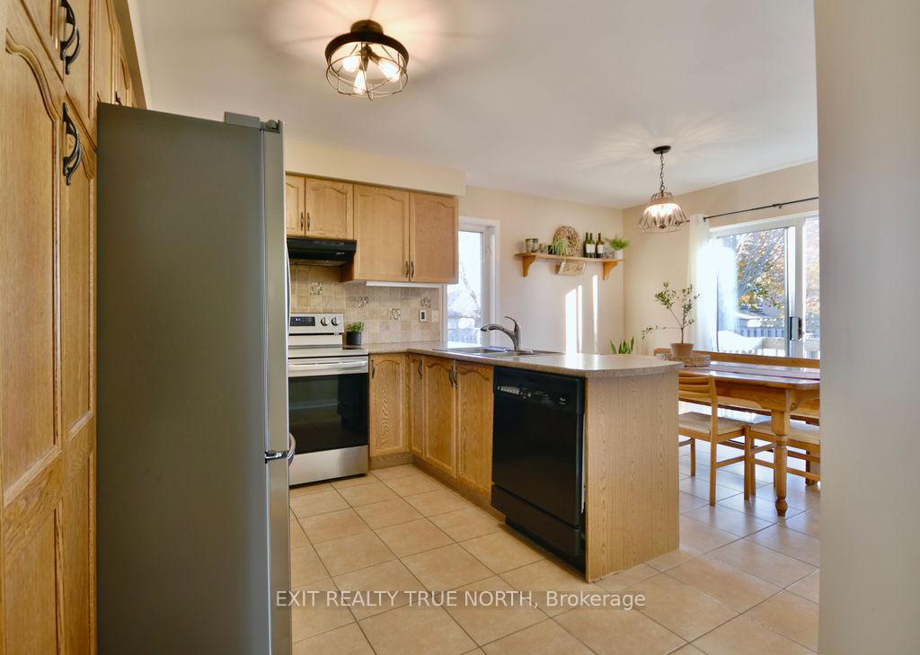 Photo 9 of 1321 Vincent Crescent, Innisfil, Alcona — HOMEH