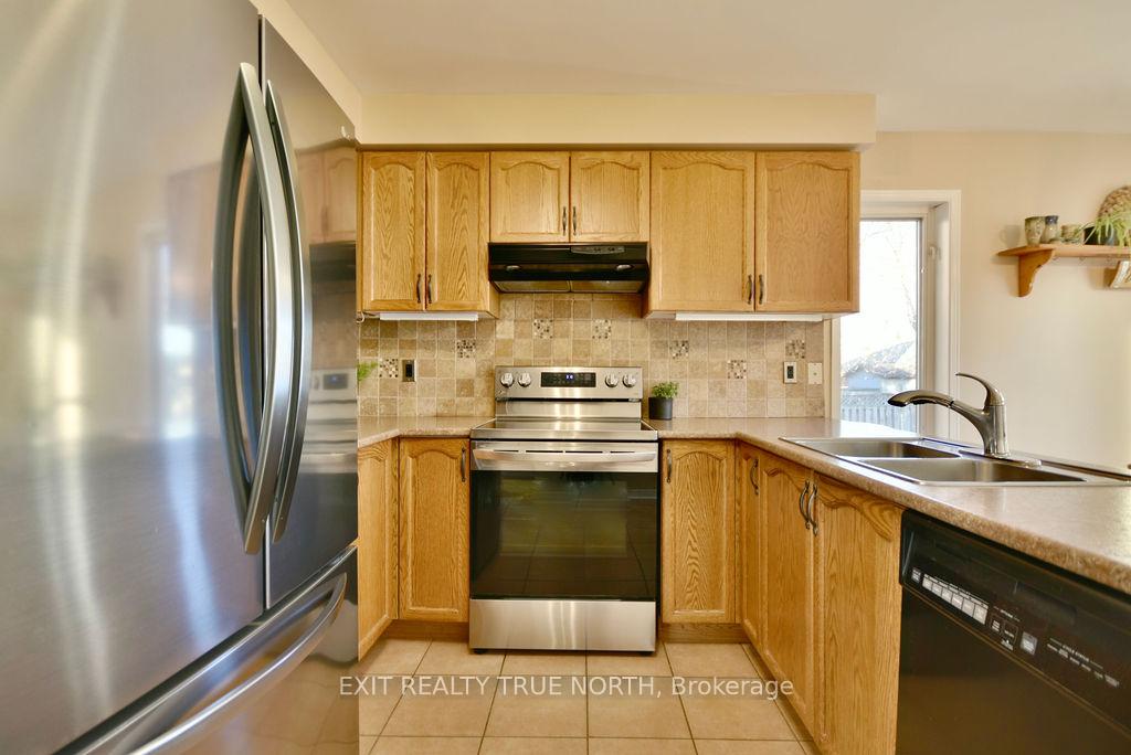 Photo 10 of 1321 Vincent Crescent, Innisfil, Alcona — HOMEH