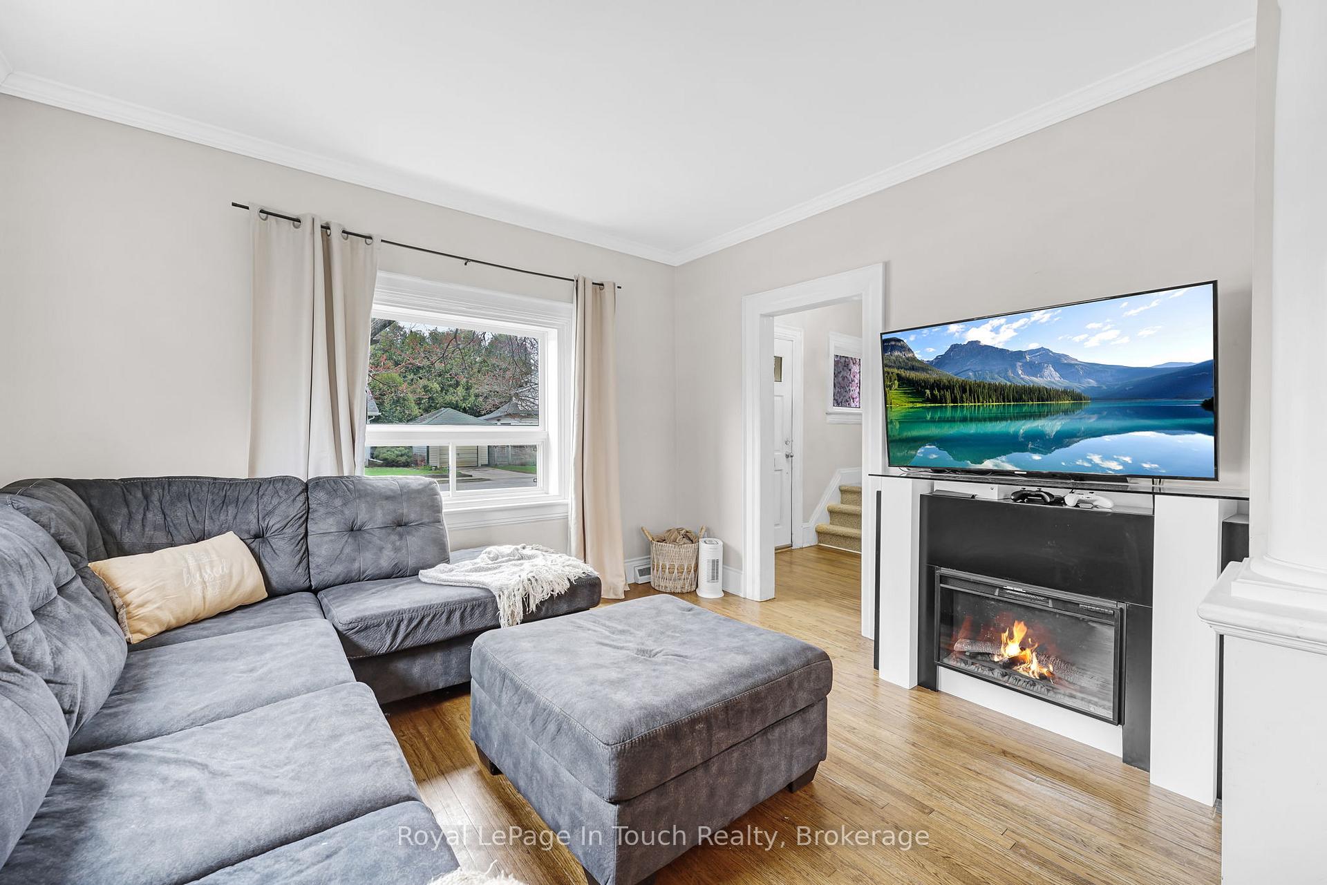 Photo 11 of 431 Manly Street, Midland — HOMEH