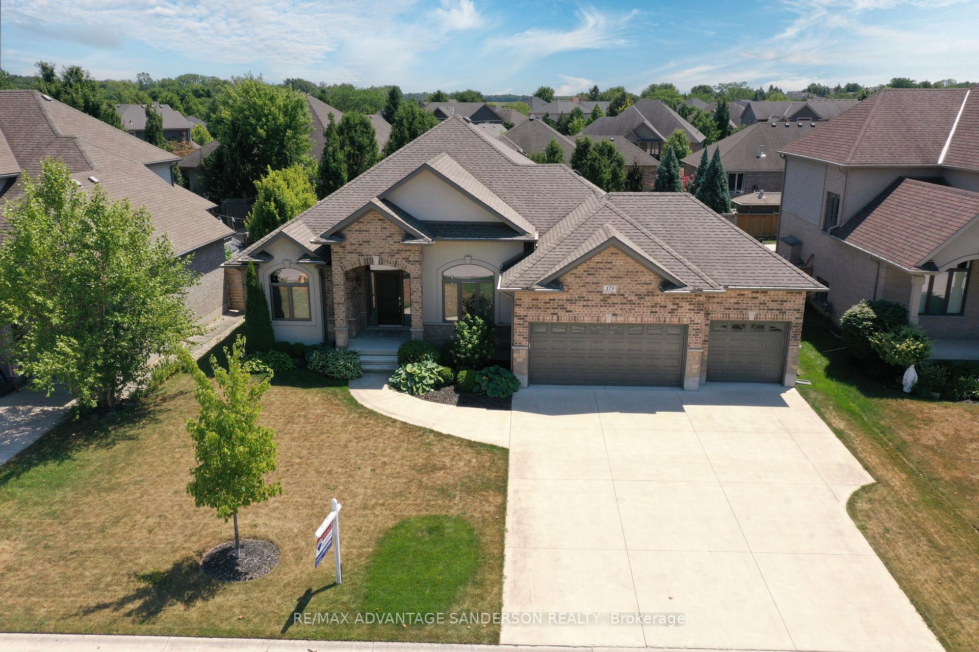 Photo 3 of 173 Martin Drive, Middlesex Centre, Ilderton — HOMEH