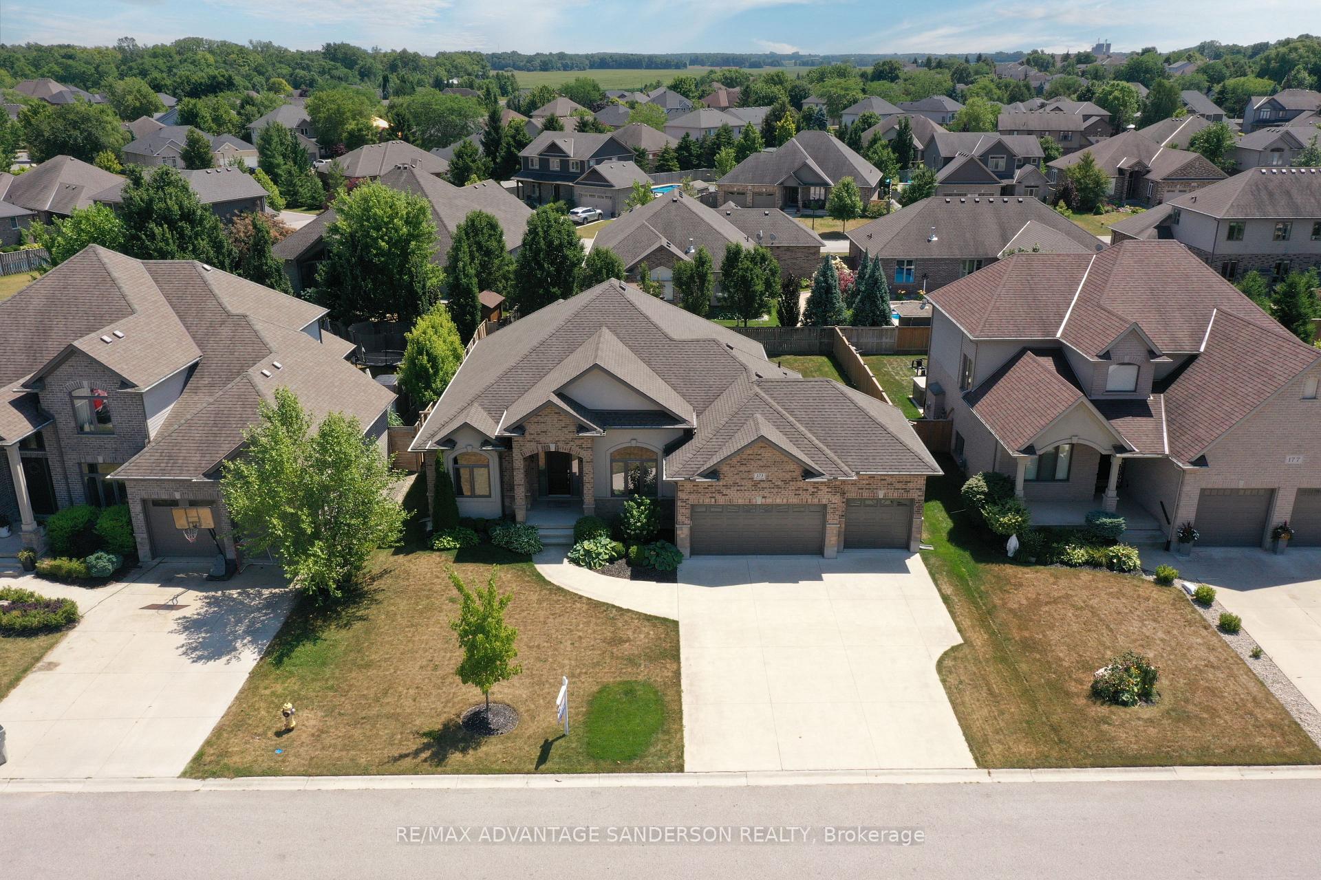 Photo 4 of 173 Martin Drive, Middlesex Centre, Ilderton — HOMEH