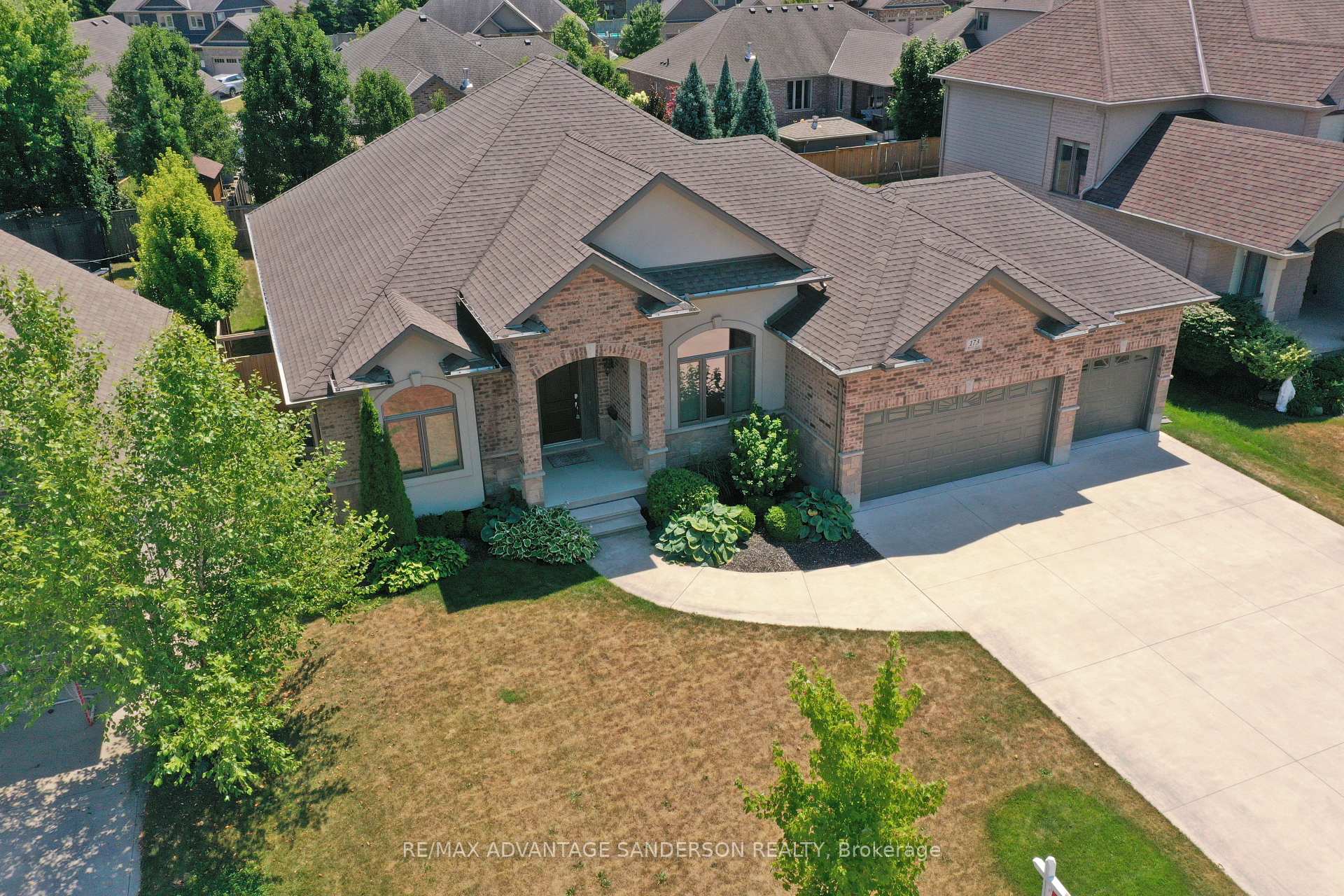 Photo 5 of 173 Martin Drive, Middlesex Centre, Ilderton — HOMEH