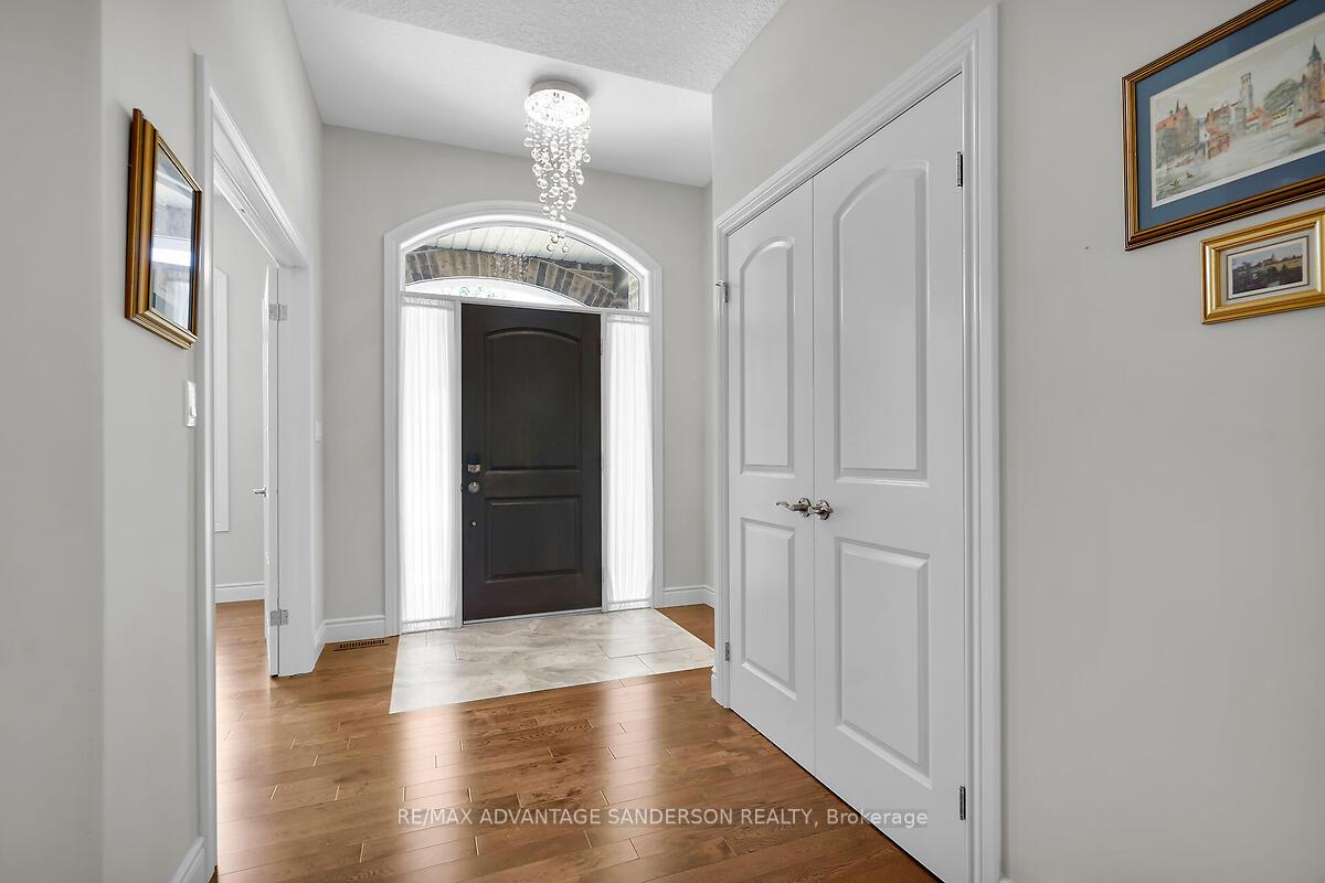 Photo 12 of 173 Martin Drive, Middlesex Centre, Ilderton — HOMEH