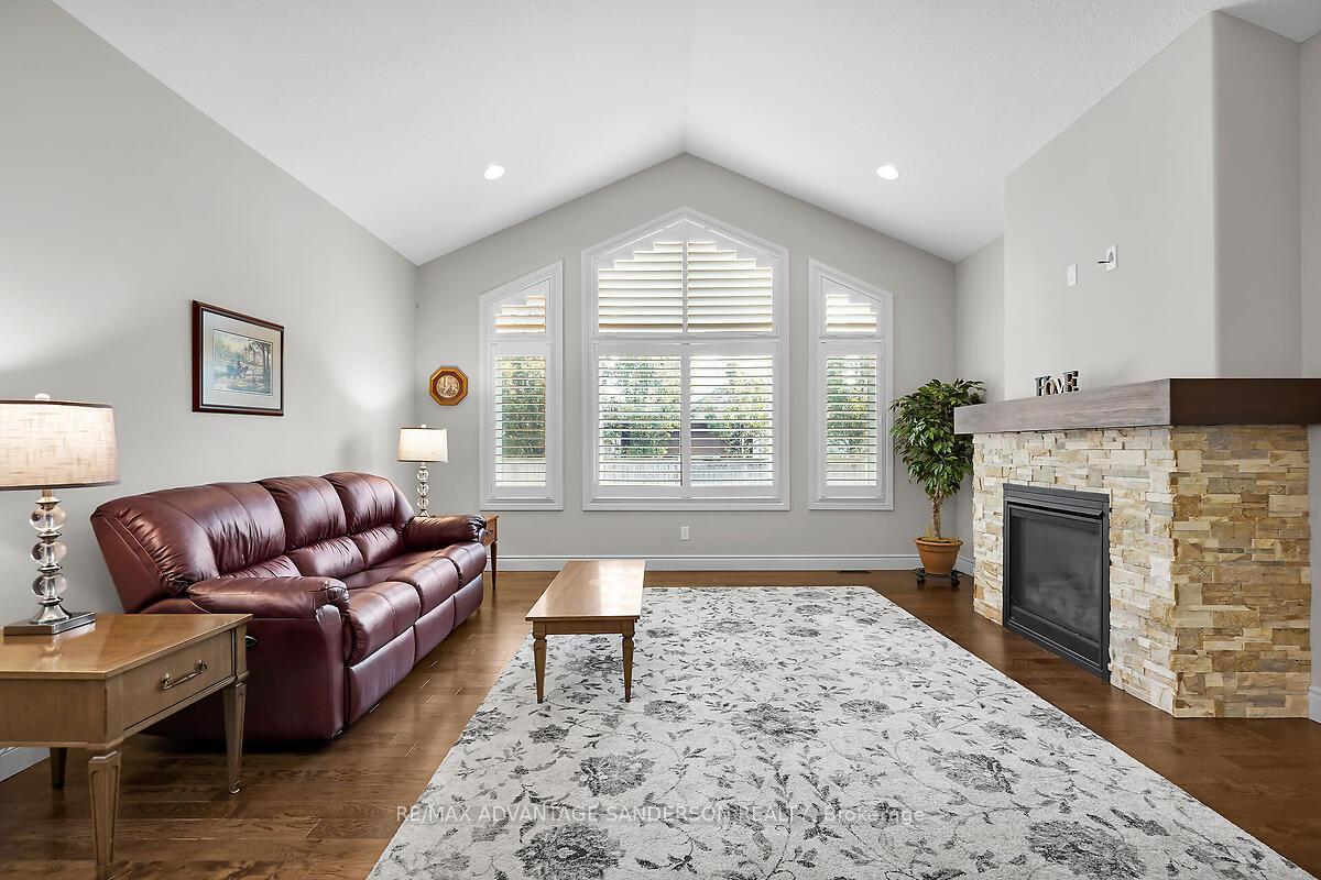 Photo 23 of 173 Martin Drive, Middlesex Centre, Ilderton — HOMEH