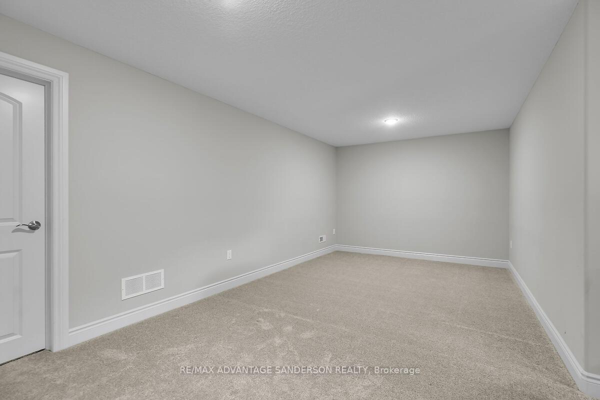 Photo 44 of 173 Martin Drive, Middlesex Centre, Ilderton — HOMEH