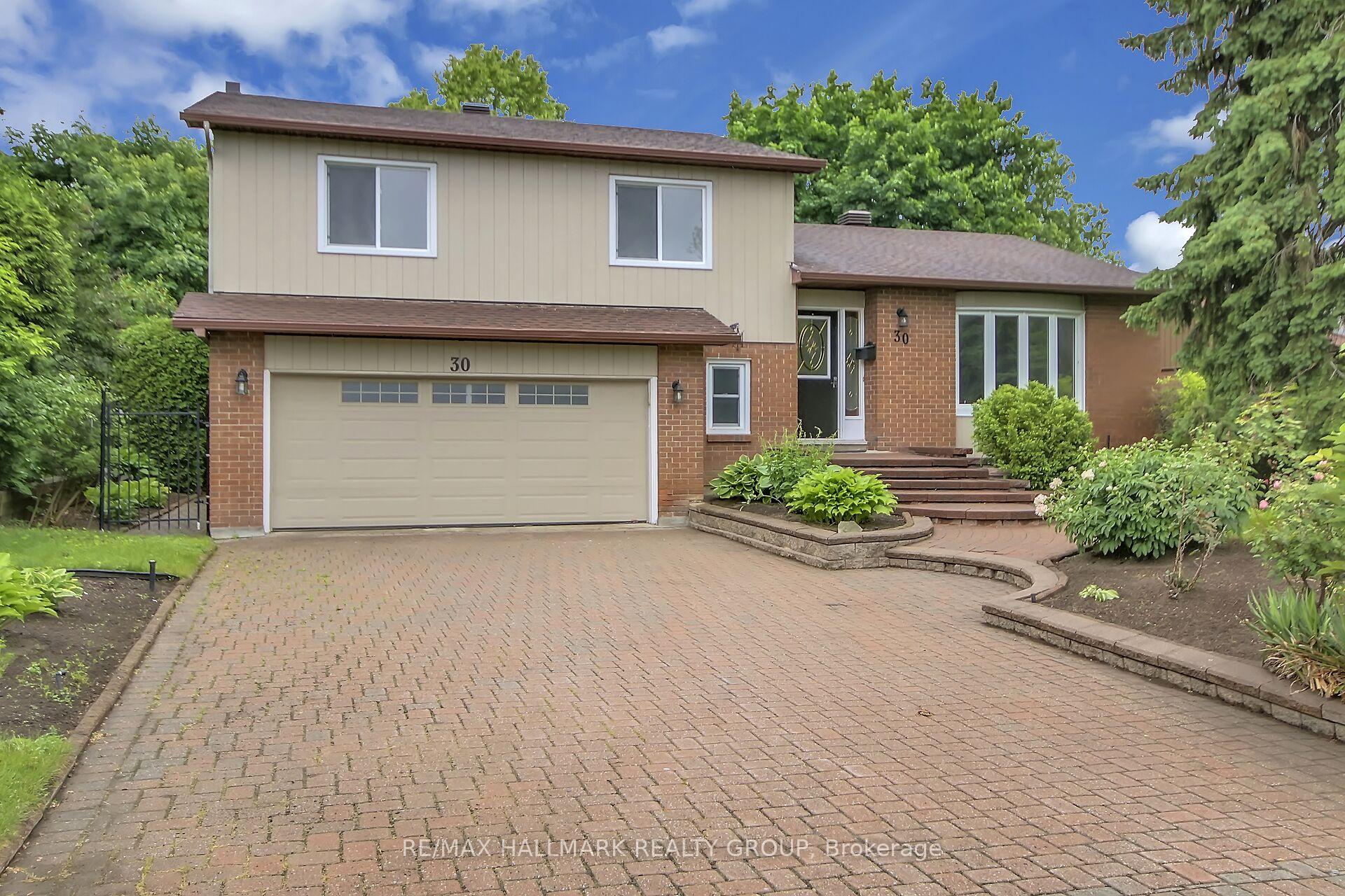 Front of 30 Brodeur Crescent