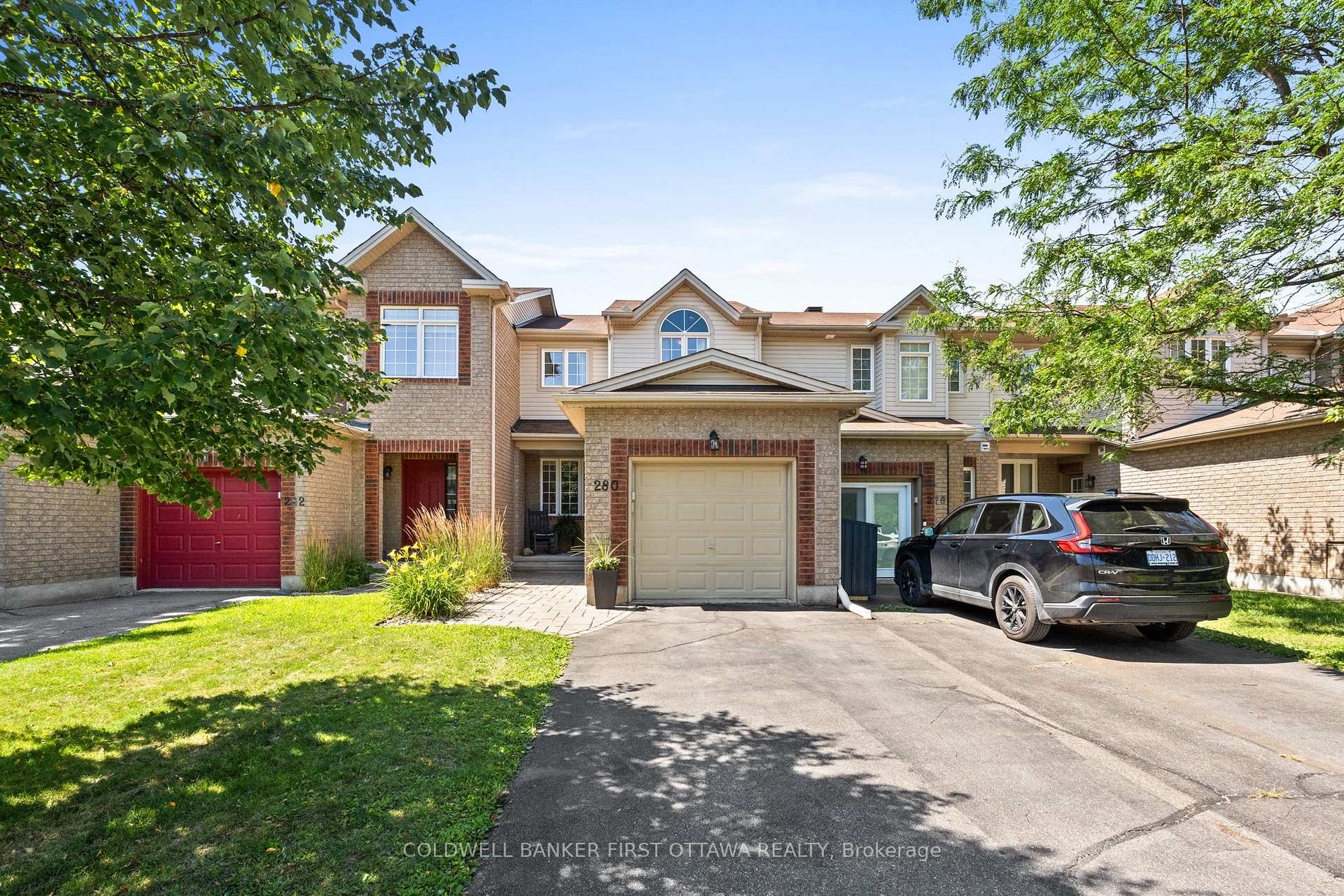 Front of 280 Applecross Crescent