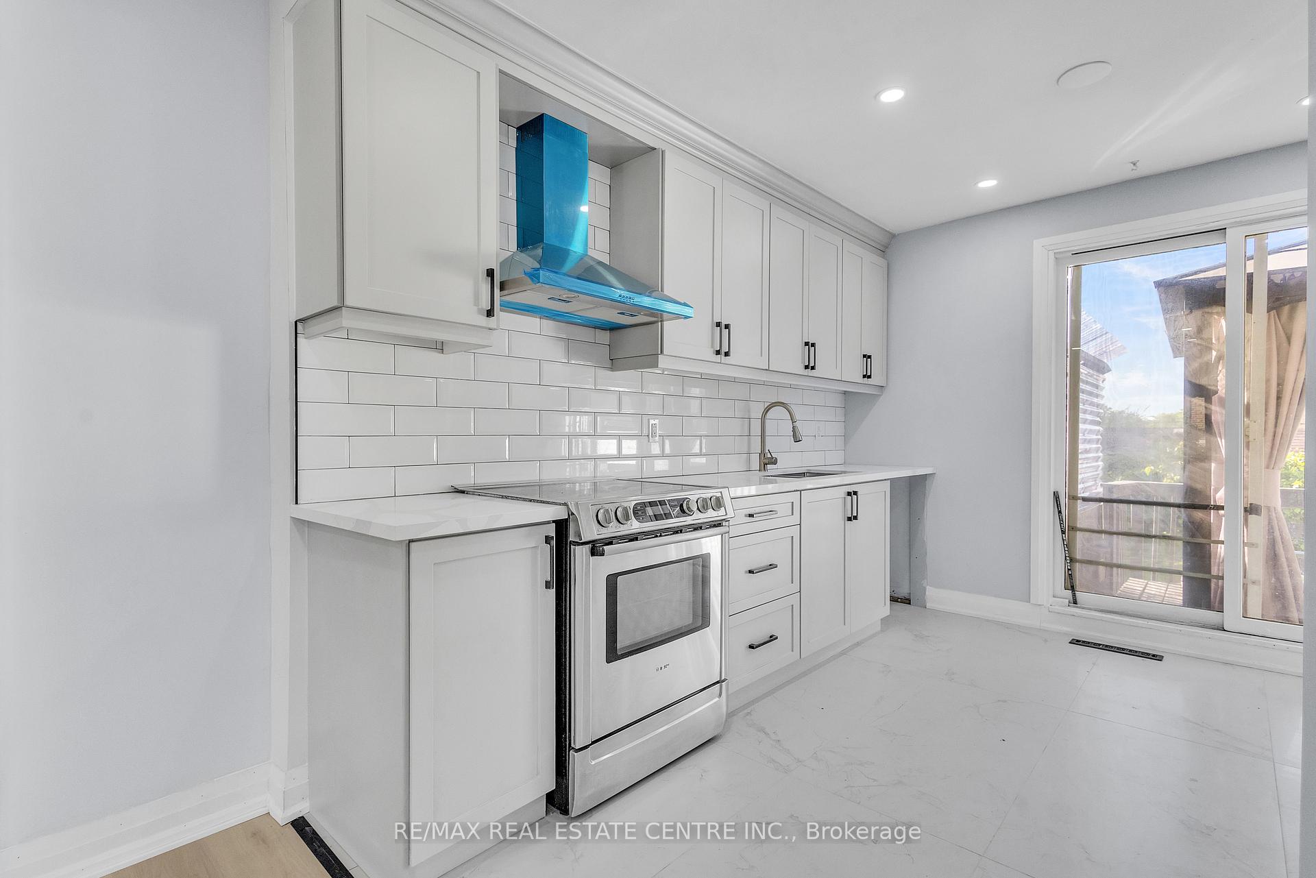 Photo 12 of 84 Avalon Place, Kitchener — HOMEH