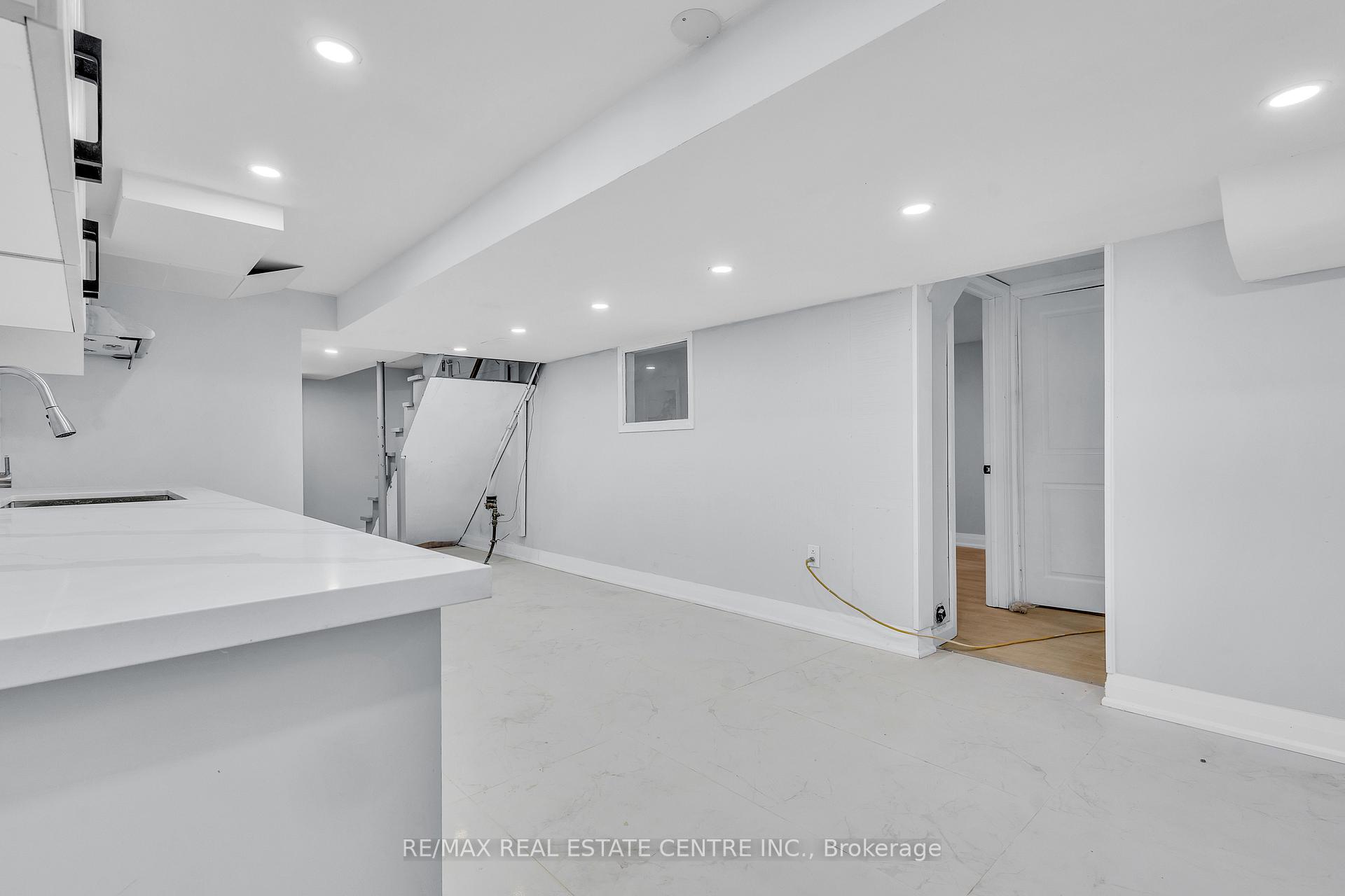 Photo 26 of 84 Avalon Place, Kitchener — HOMEH