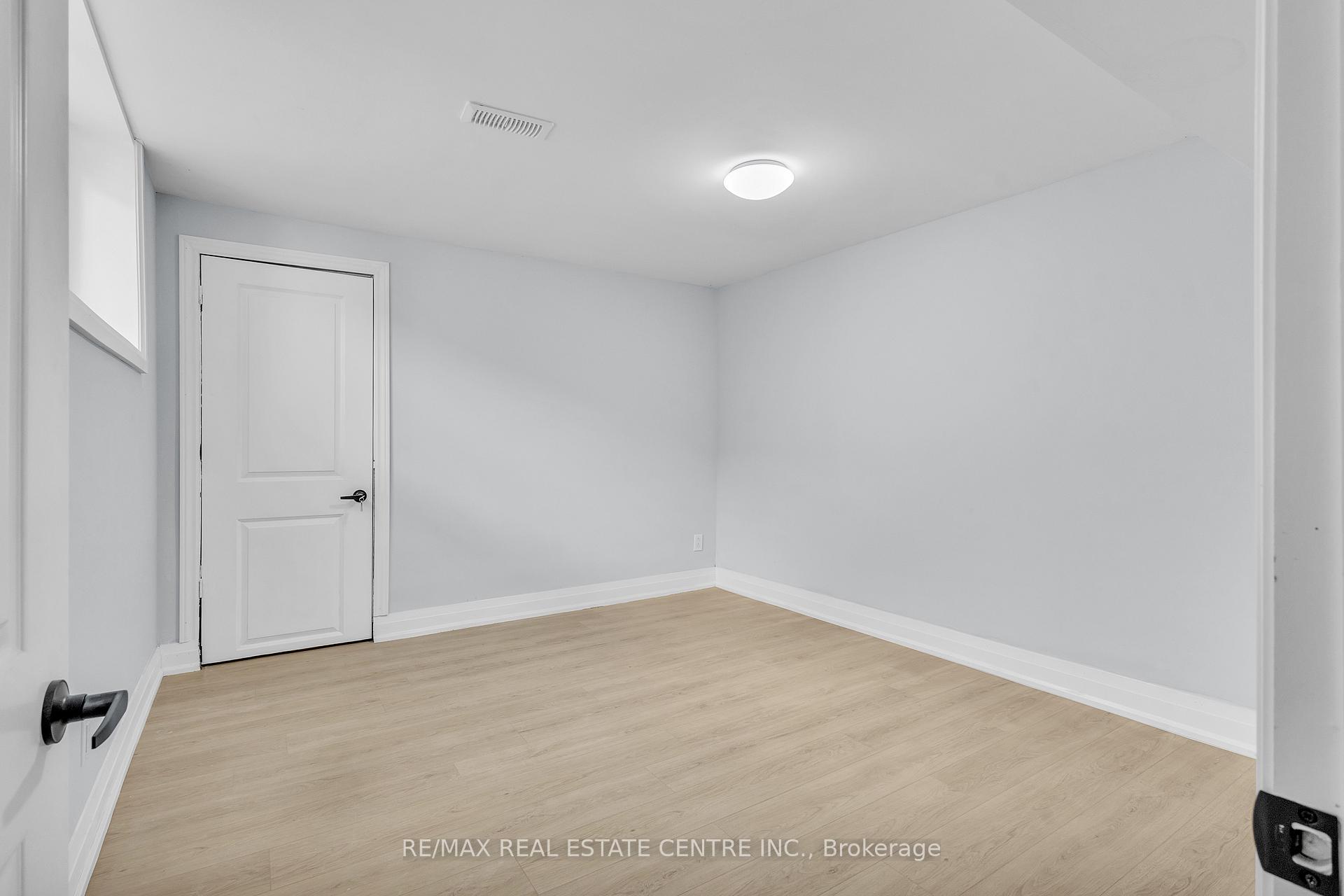Photo 32 of 84 Avalon Place, Kitchener — HOMEH