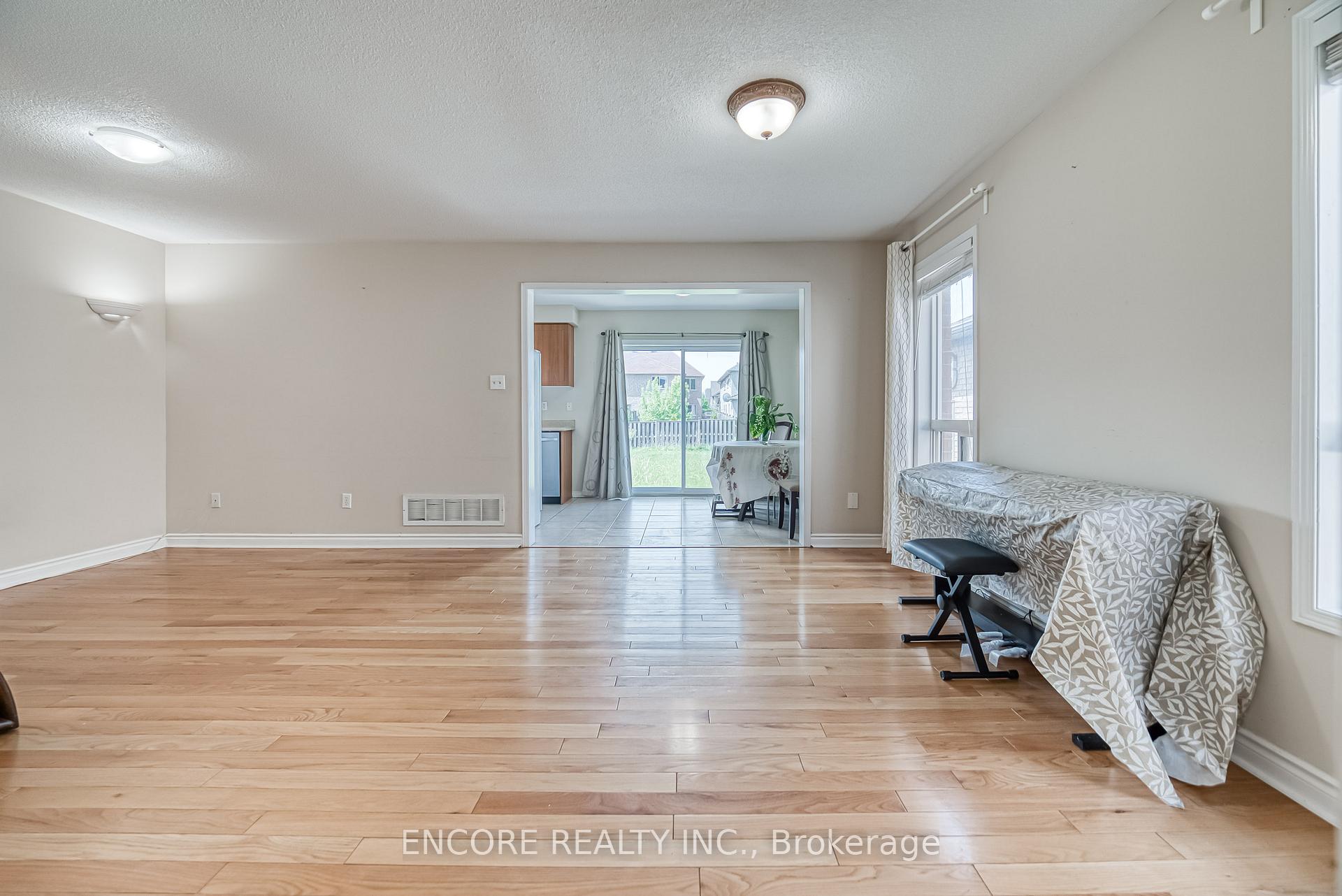 Photo 6 of 46 Anita Drive, Markham, Village Green-South Unionville — HOMEH