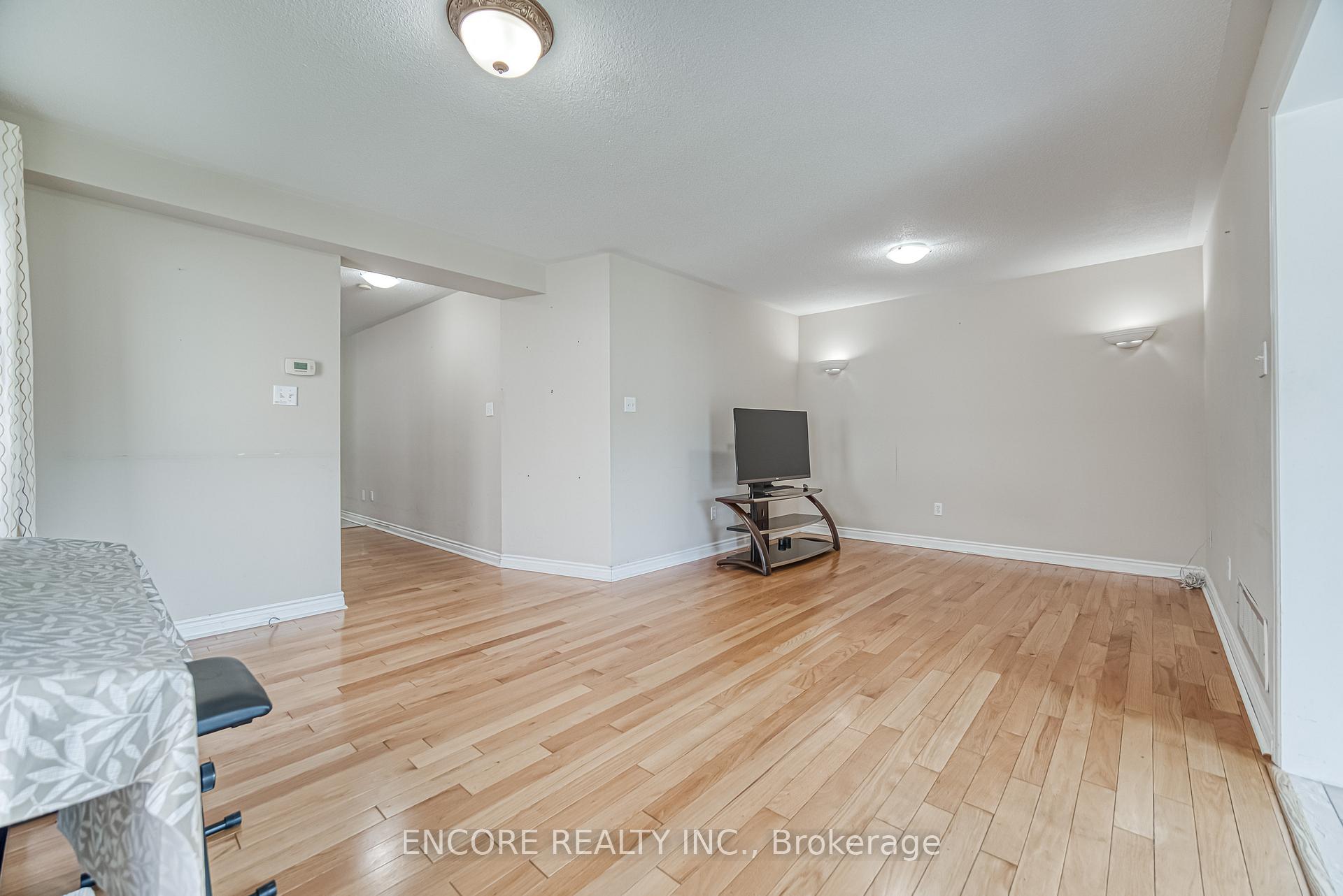 Photo 7 of 46 Anita Drive, Markham, Village Green-South Unionville — HOMEH