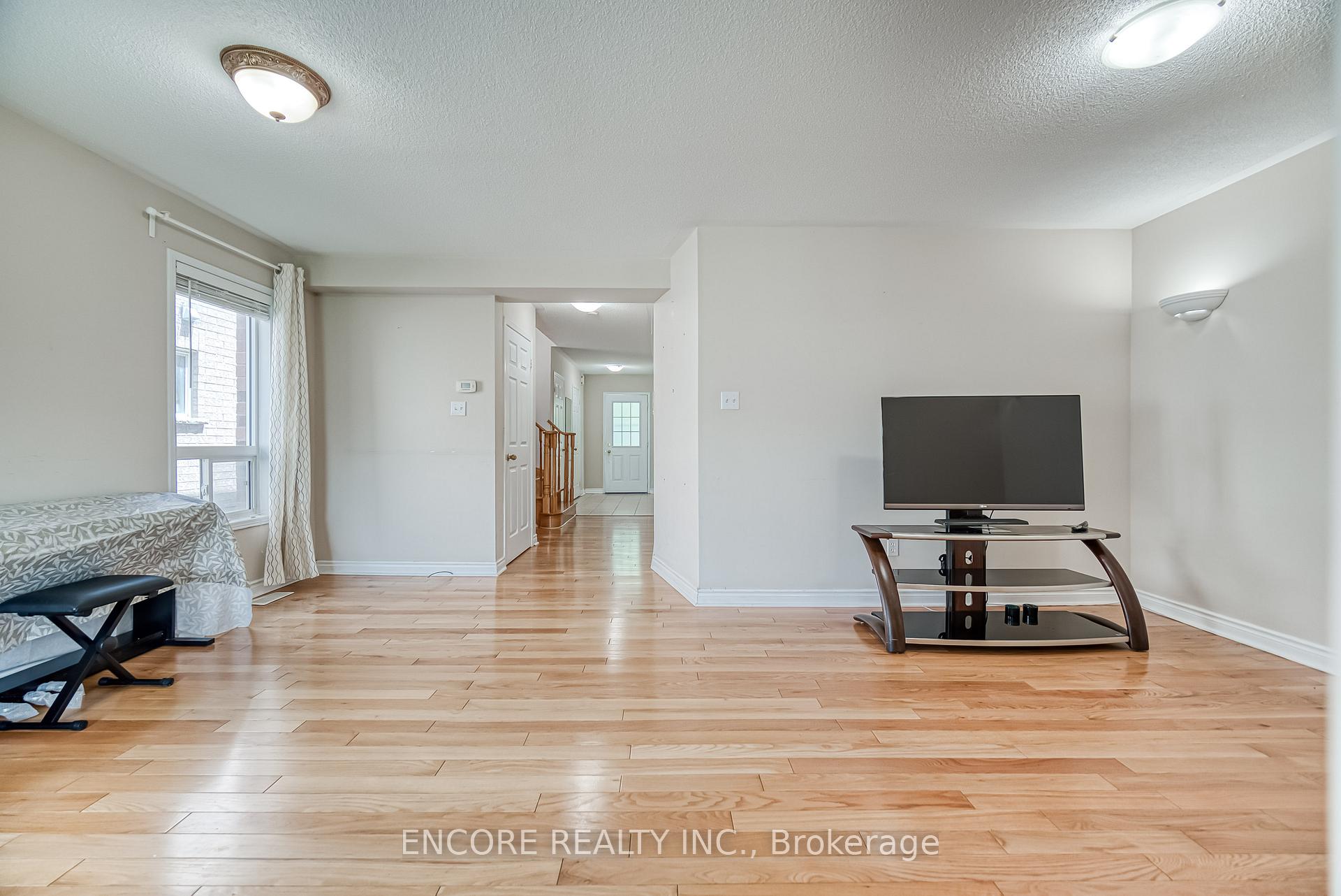 Photo 8 of 46 Anita Drive, Markham, Village Green-South Unionville — HOMEH