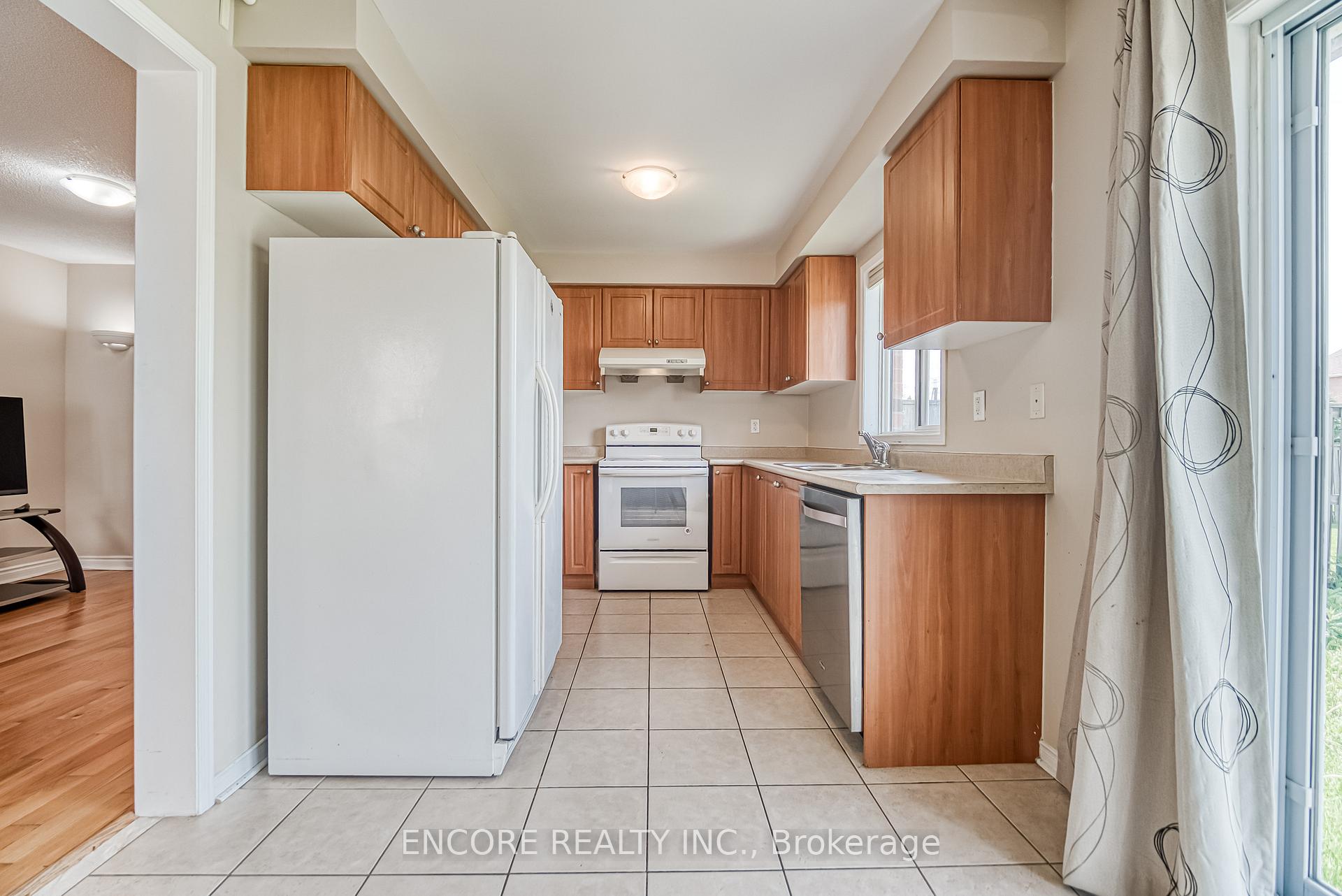 Photo 16 of 46 Anita Drive, Markham, Village Green-South Unionville — HOMEH