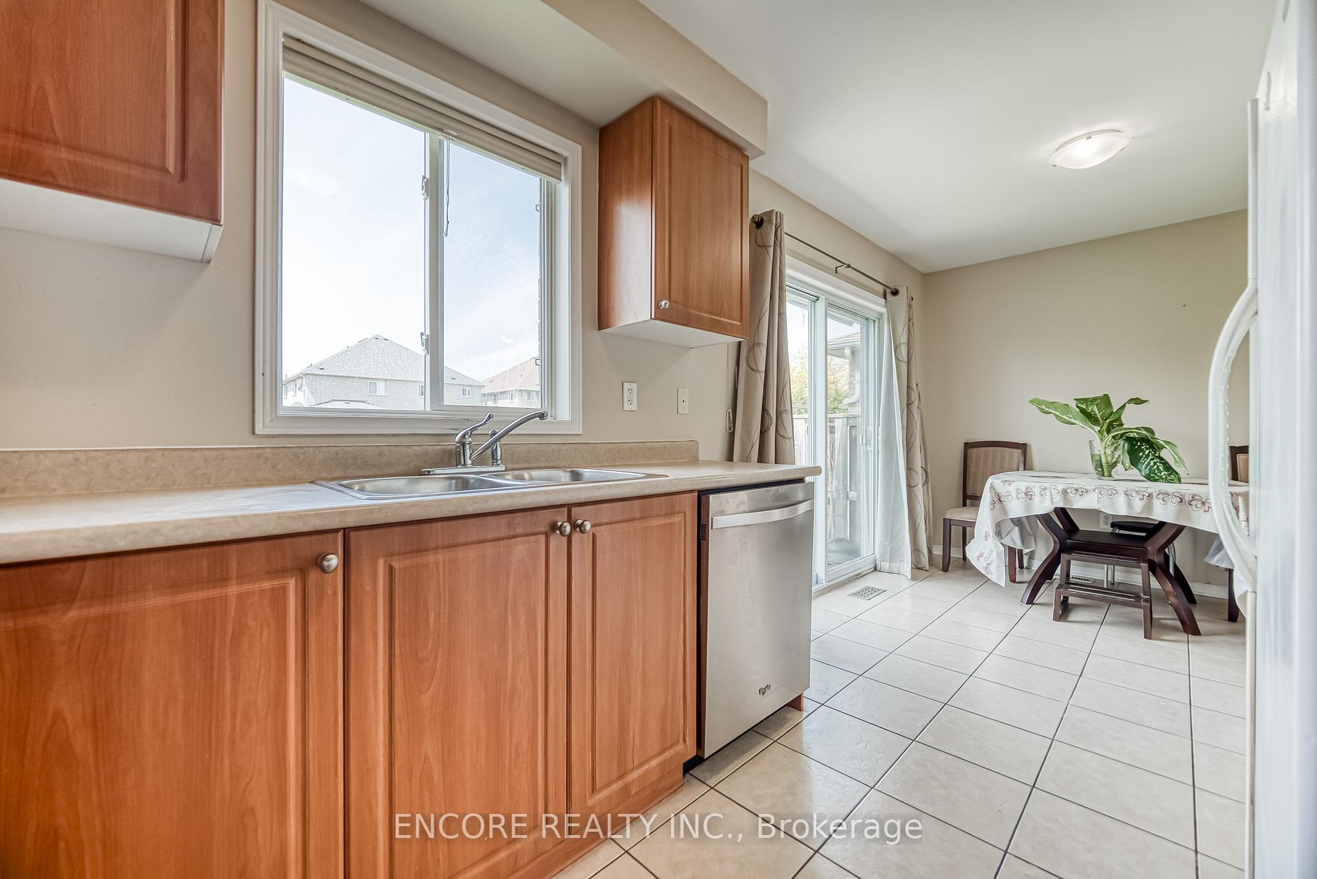 Photo 17 of 46 Anita Drive, Markham, Village Green-South Unionville — HOMEH