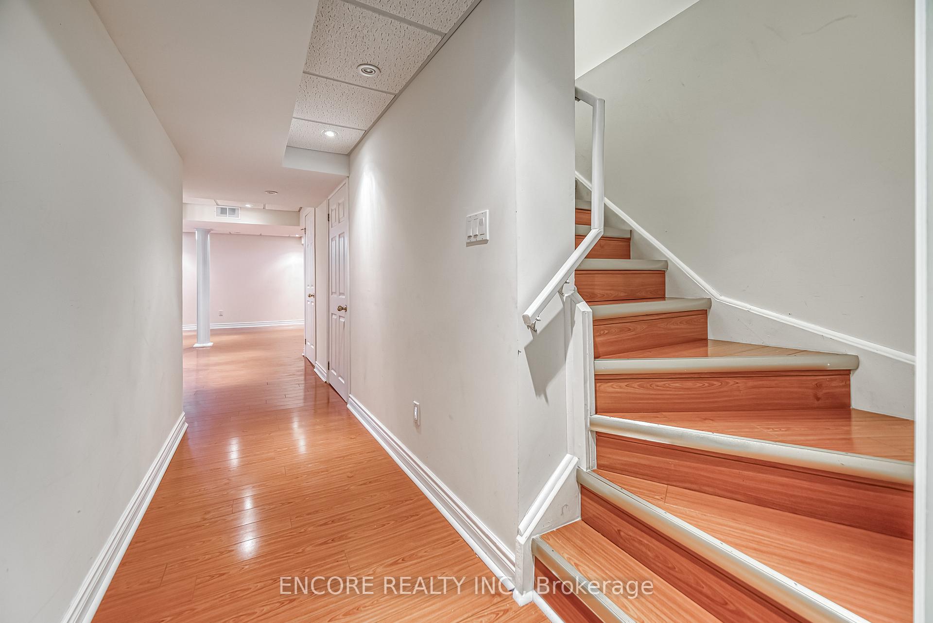 Photo 34 of 46 Anita Drive, Markham, Village Green-South Unionville — HOMEH