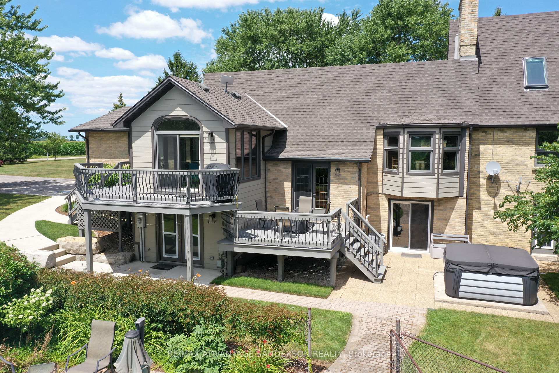 Photo 4 of 11021 Hedley Drive, Middlesex Centre, Rural Middlesex Centre — HOMEH