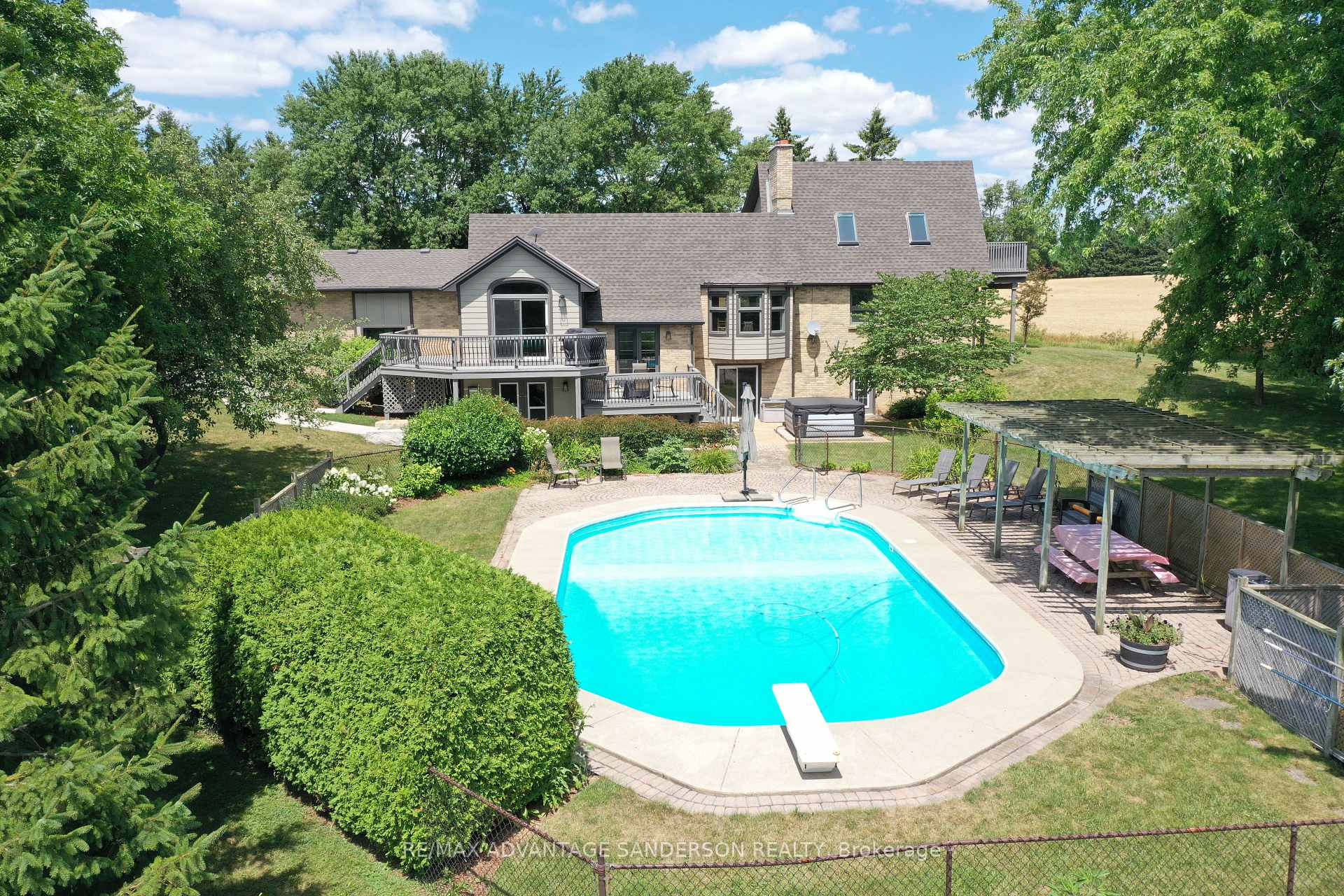 Photo 5 of 11021 Hedley Drive, Middlesex Centre, Rural Middlesex Centre — HOMEH