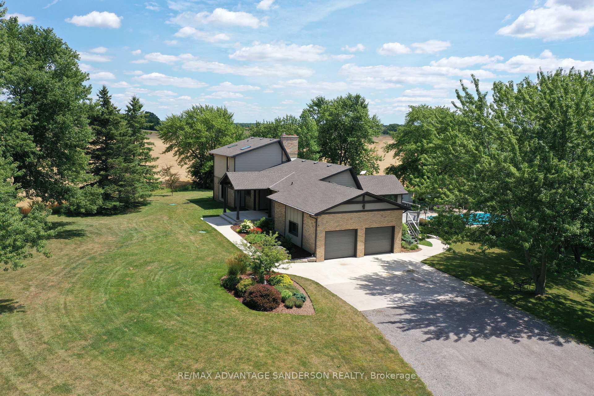 Photo 12 of 11021 Hedley Drive, Middlesex Centre, Rural Middlesex Centre — HOMEH